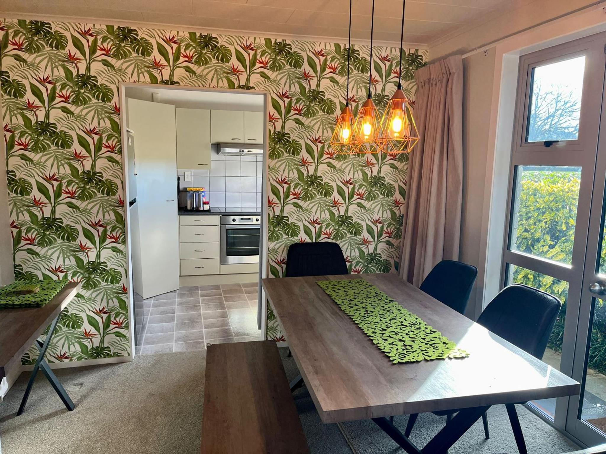 Home with spa, sauna, garden in prime location