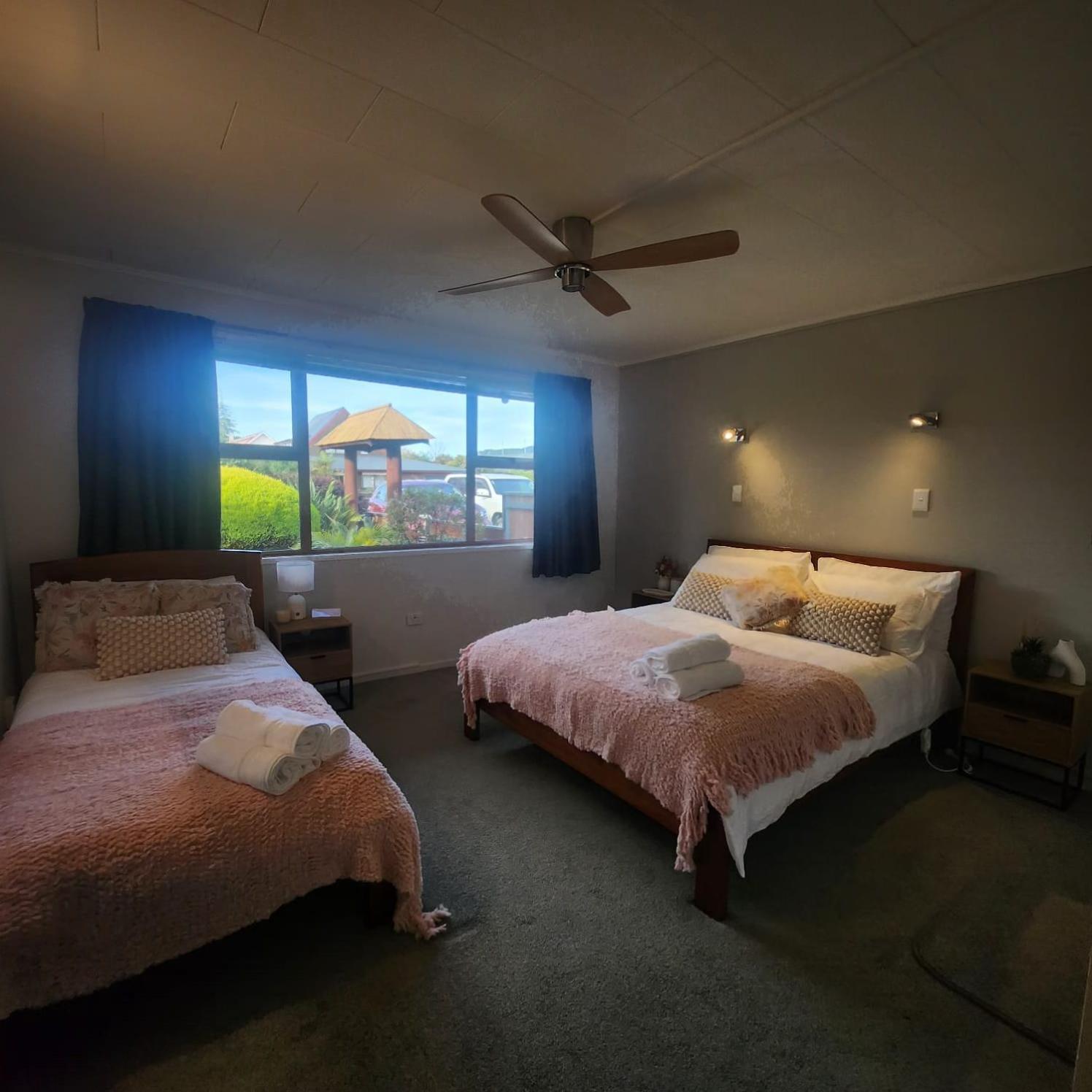 Home with spa, sauna, garden in prime location