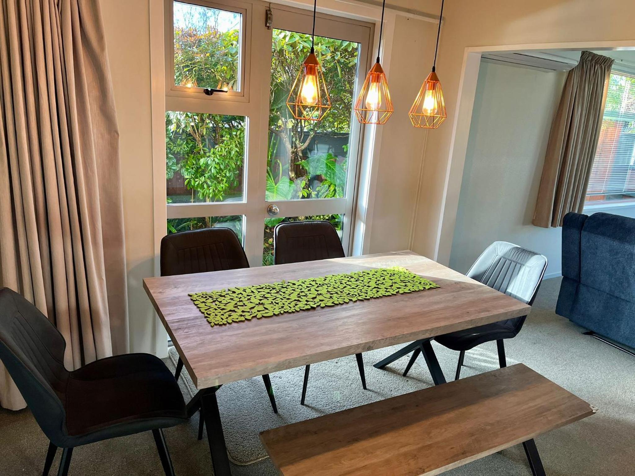 Home with spa, sauna, garden in prime location