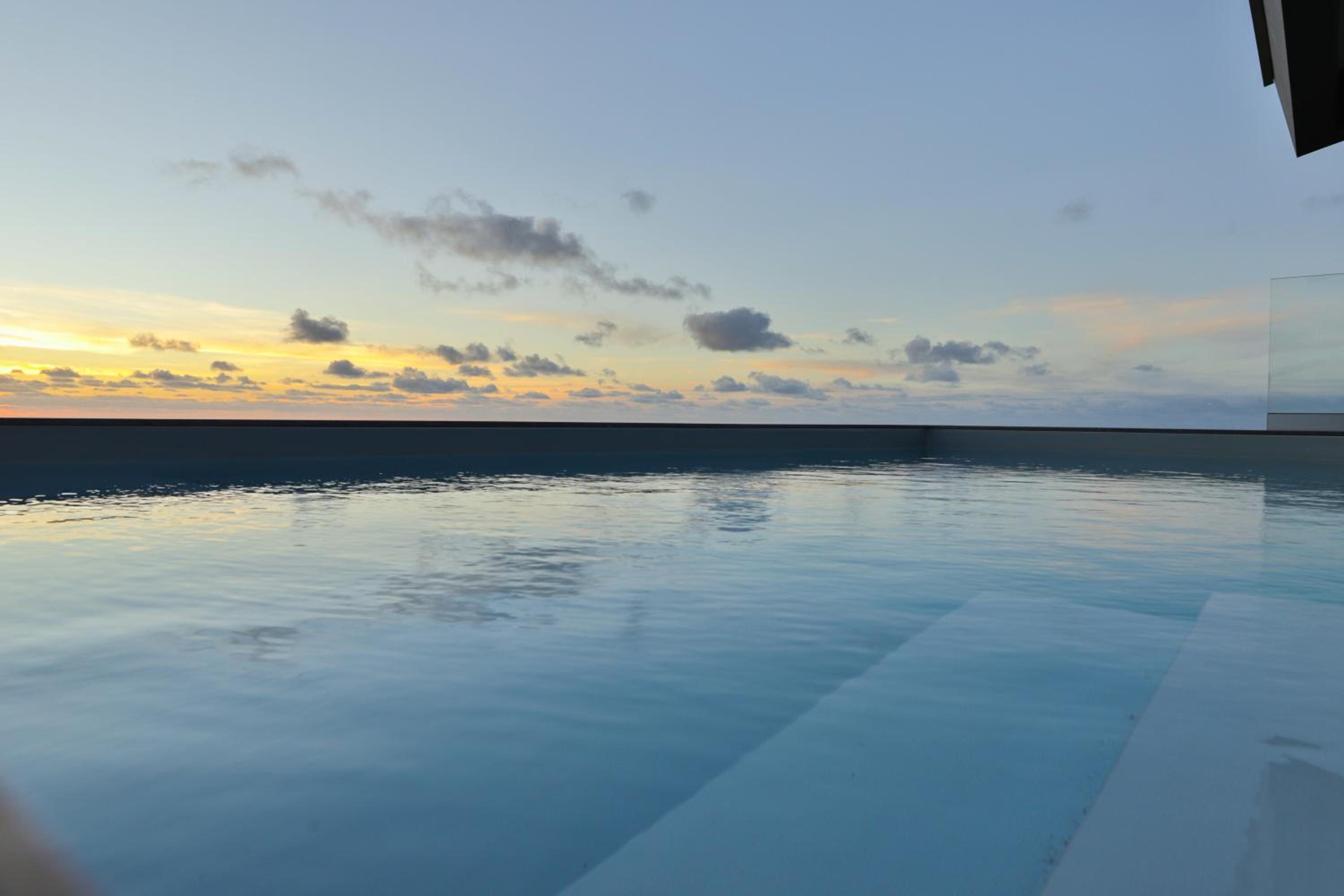 Villa Leonor Cliffside Retreat