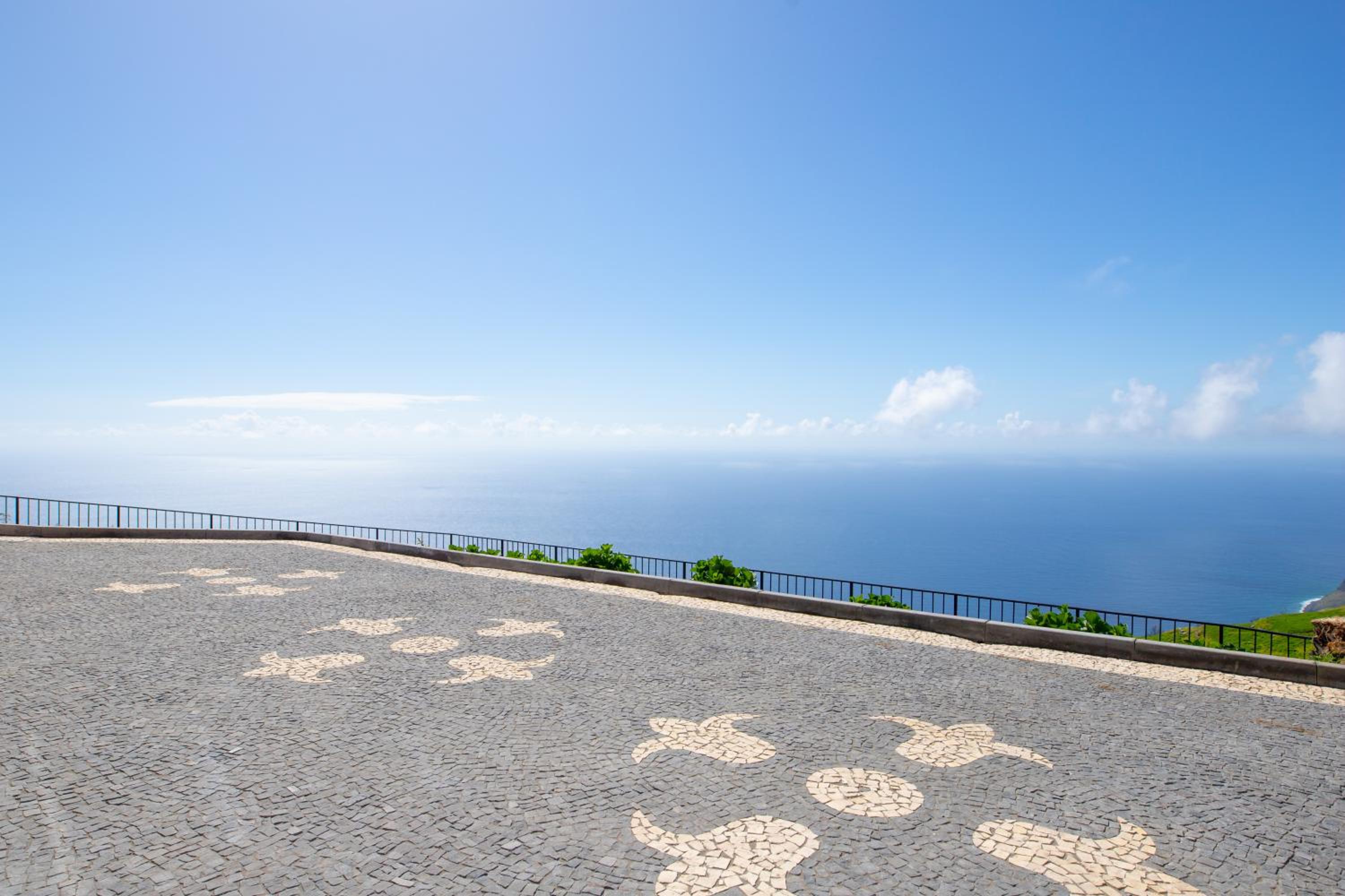 Villa Leonor Cliffside Retreat