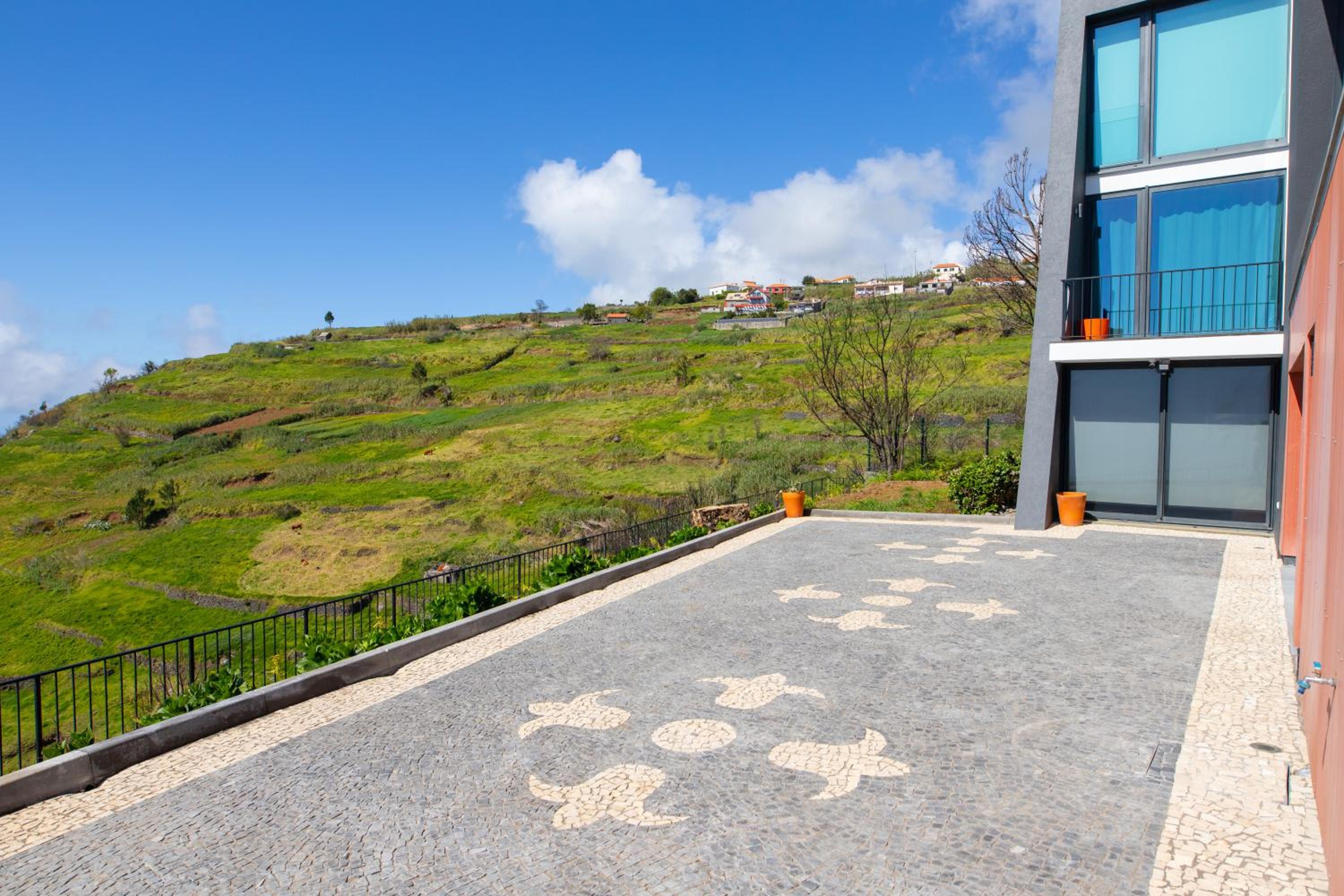 Villa Leonor Cliffside Retreat