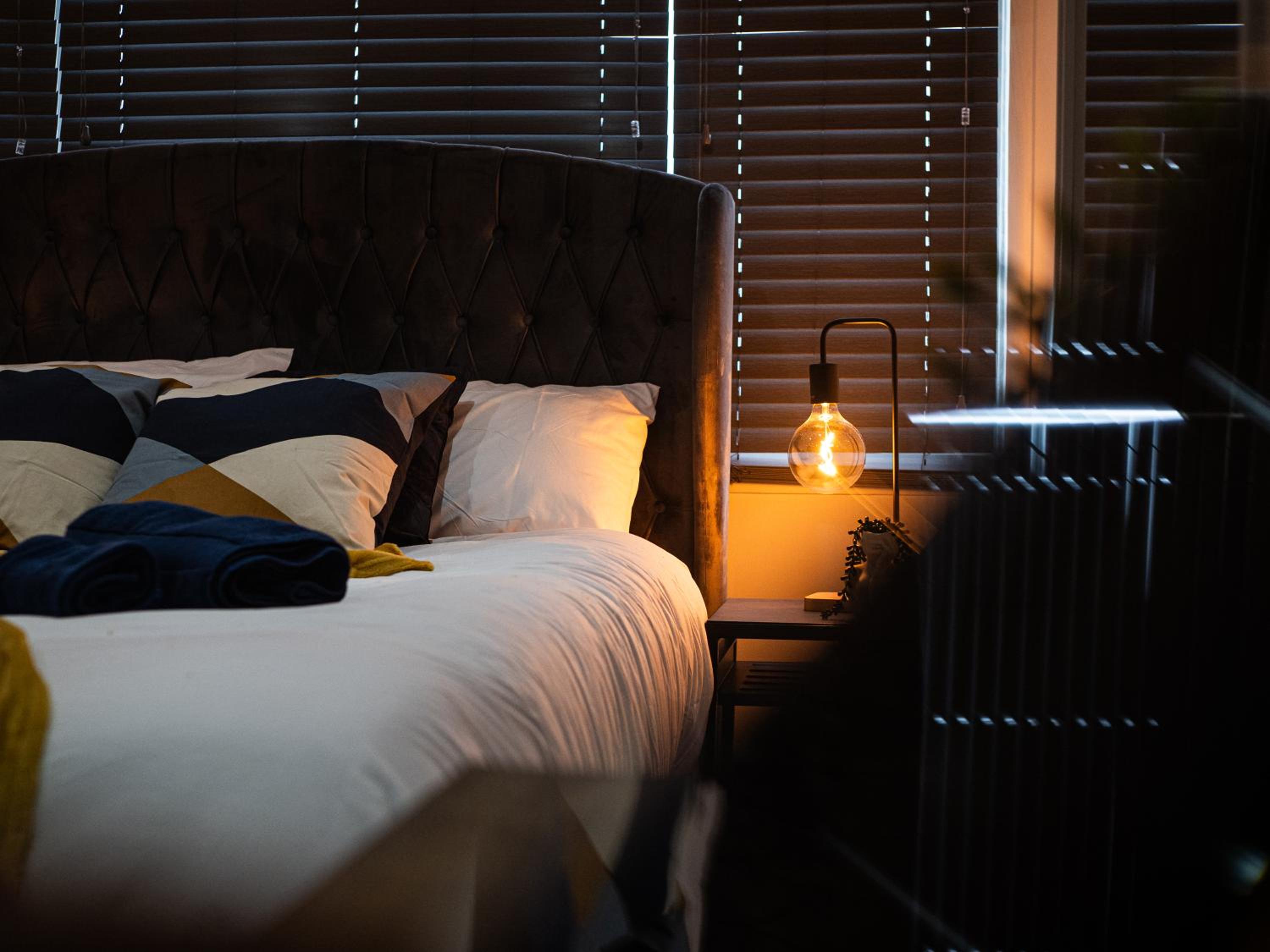 Luxury Seaside Haven- Coastal Comfort, Free Parking