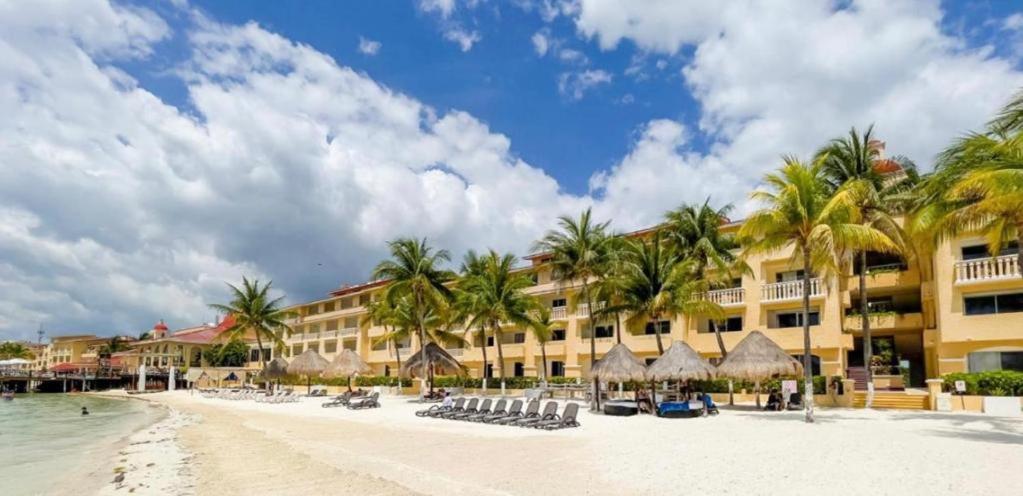 Condohotel con acceso a la playa