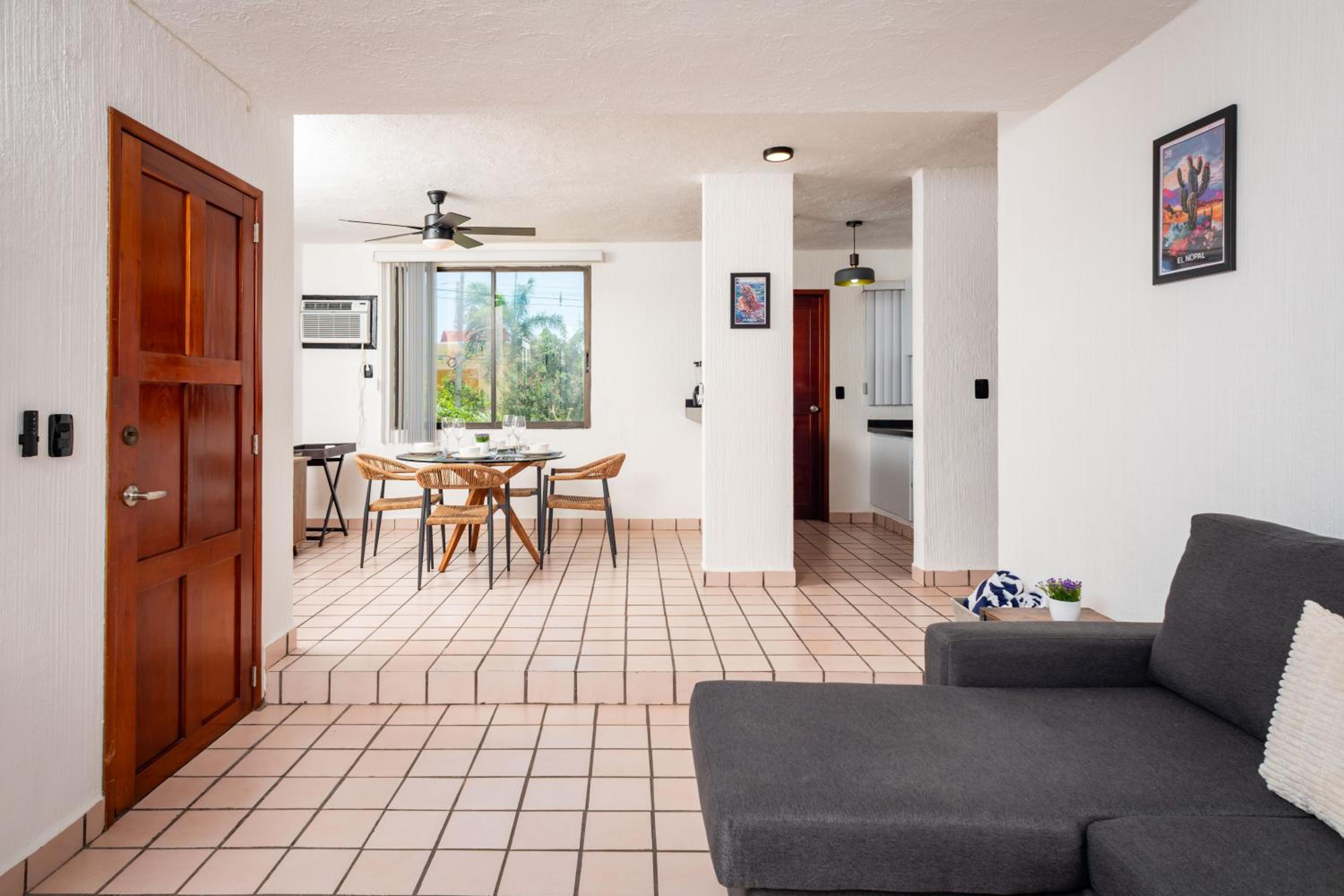 Condohotel con acceso a la playa