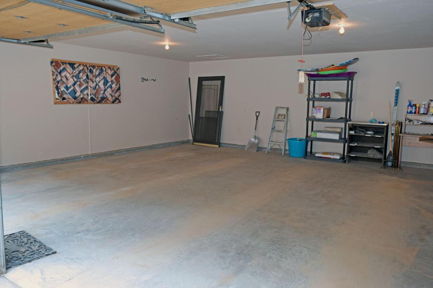 Timber Crest Retreat - Hot Tub - Satellite - Washer - Dryer - Fireplace - Grill - Firepit - Garage Access view 5