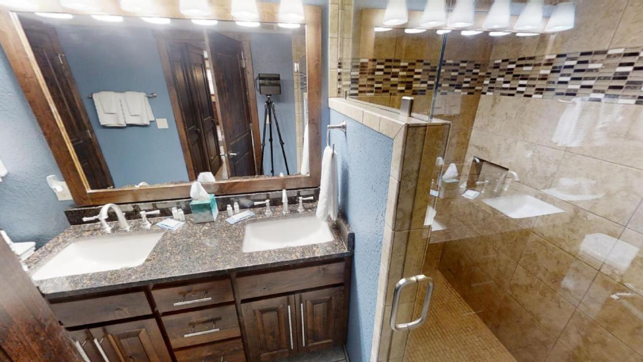Trails End - Hot Tub - WiFi - Fireplace - Washer -Dryer - Fenced In Backyard view 5