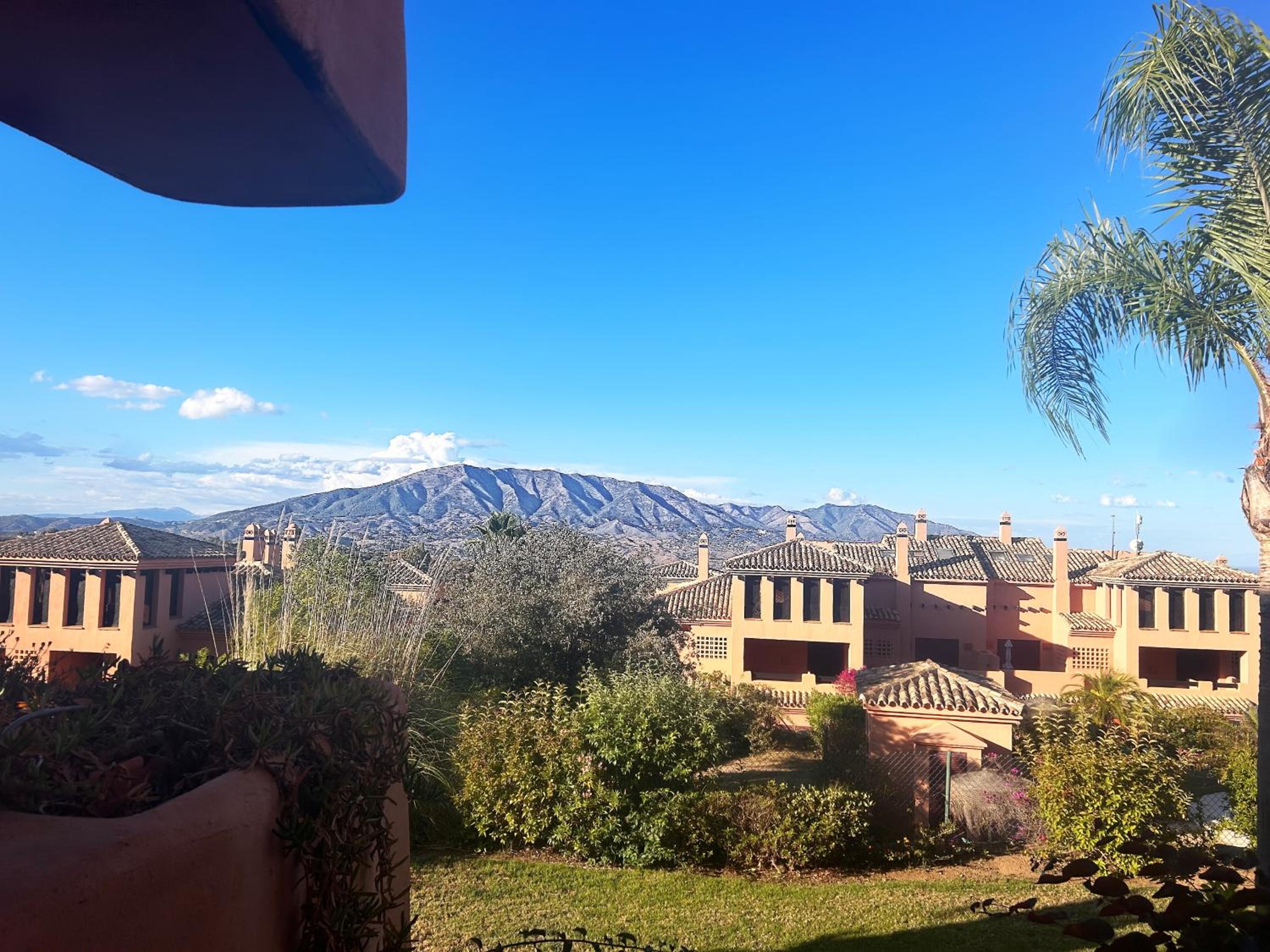 Hotel Luxurious 2 Bedroom Garden Apartment At El Soto Free Golf - Gym- Tennis - Paddle