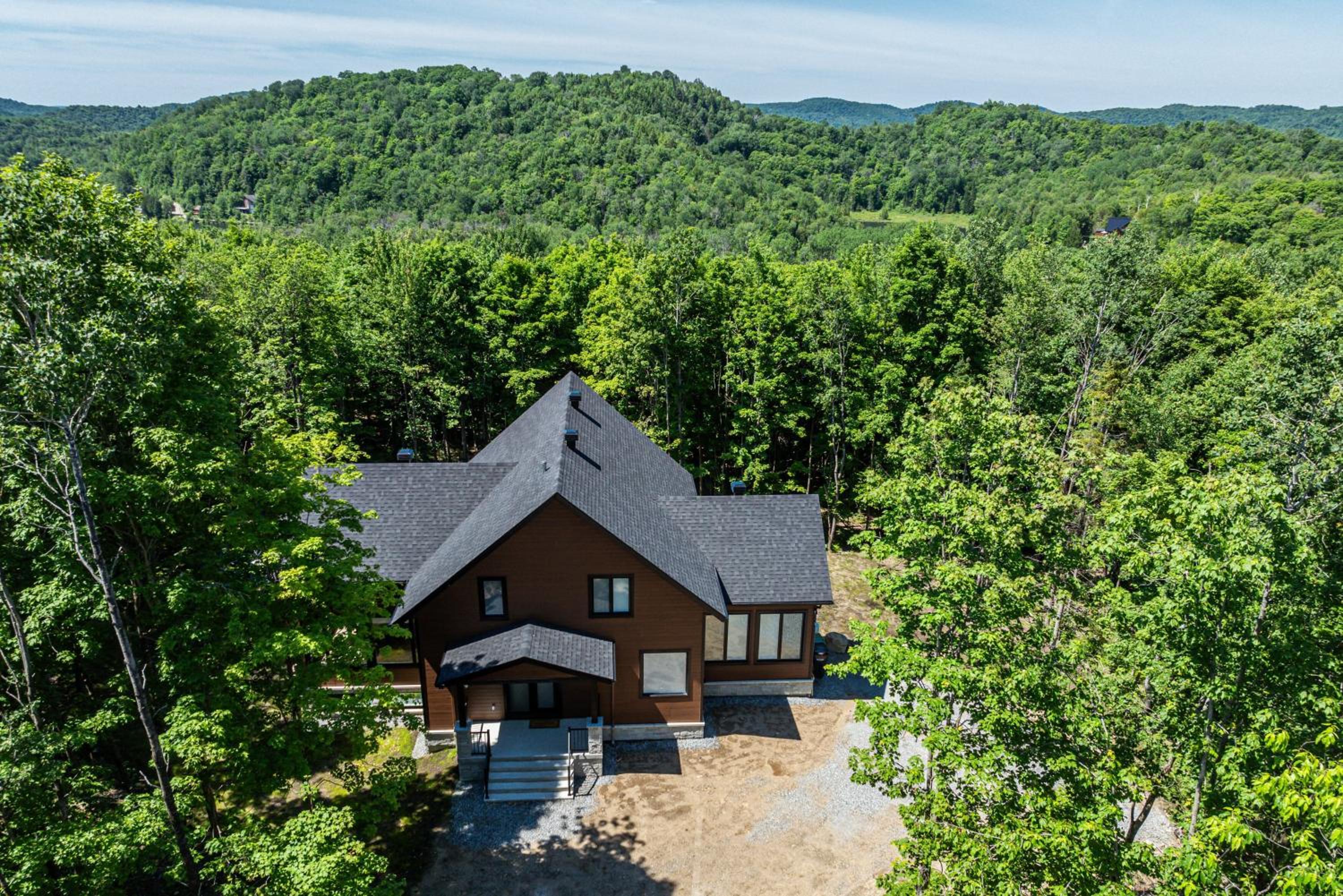 Lilia Chalet Urbain de Luxe près du Mont-Tremblant