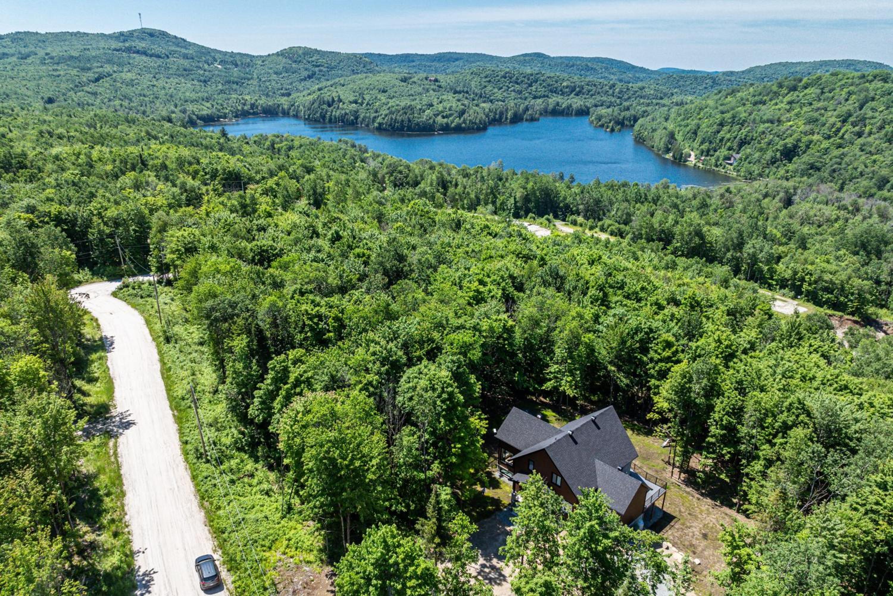 Lilia Chalet Urbain de Luxe près du Mont-Tremblant