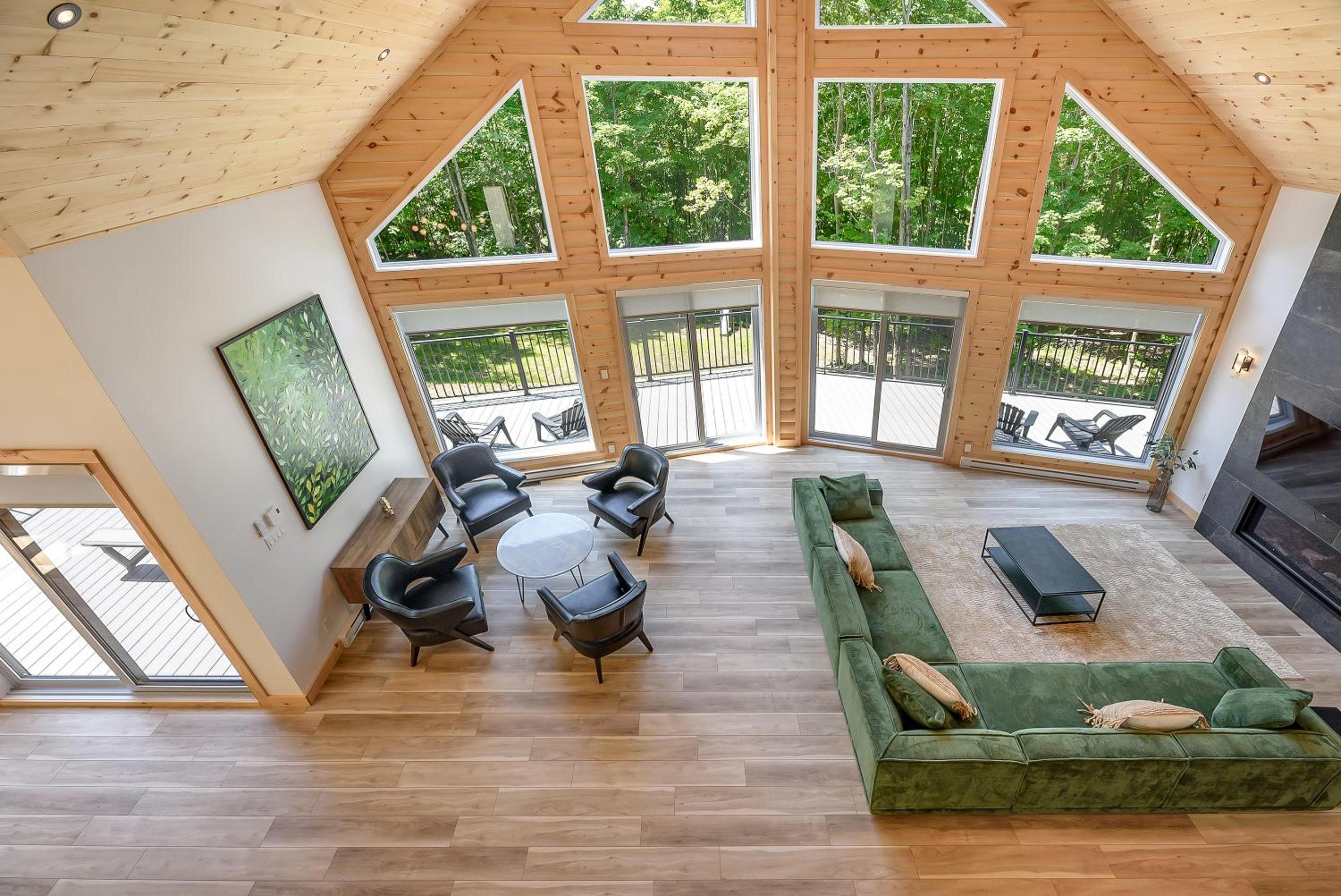 Lilia Chalet Urbain de Luxe près du Mont-Tremblant