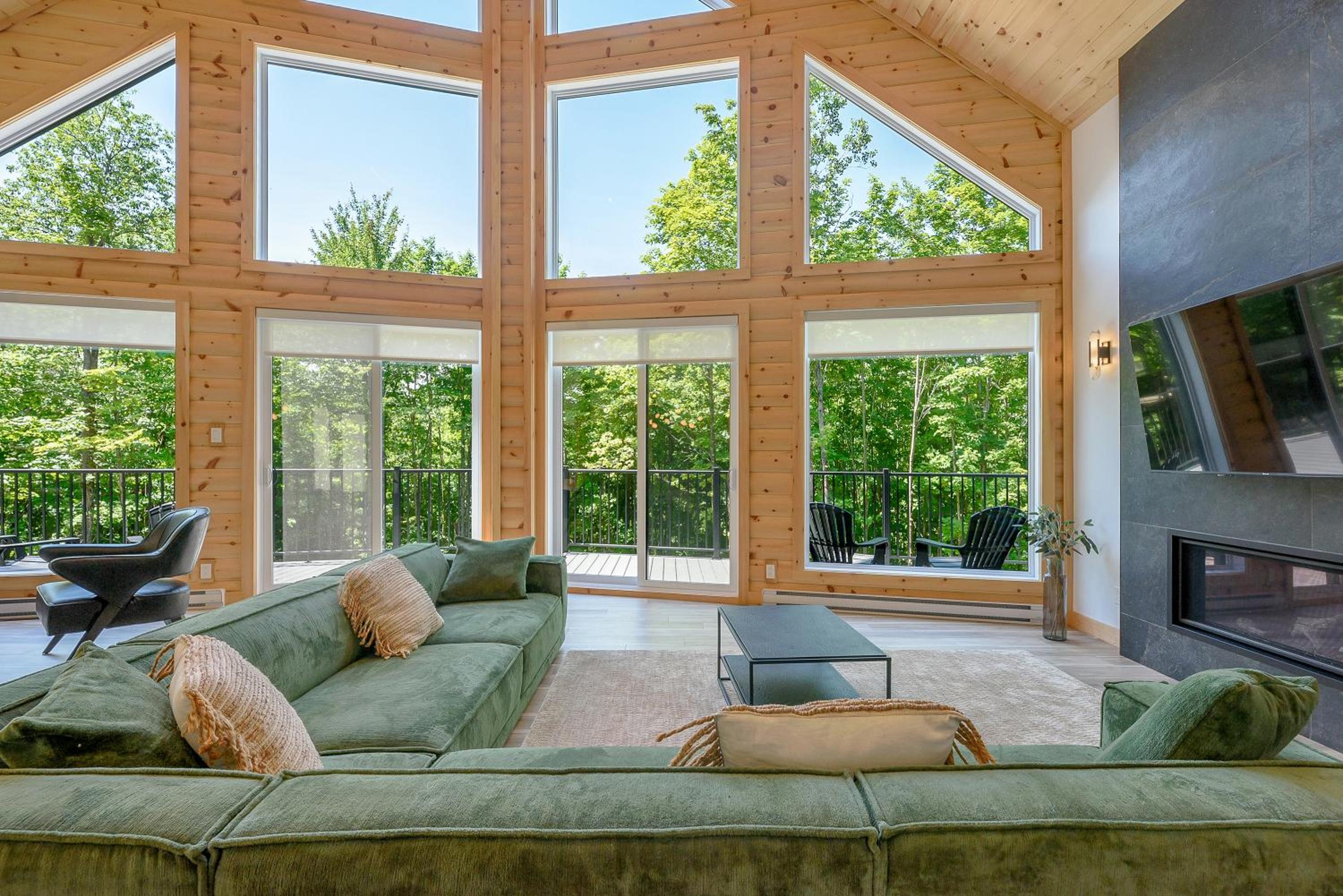 Lilia Chalet Urbain de Luxe près du Mont-Tremblant