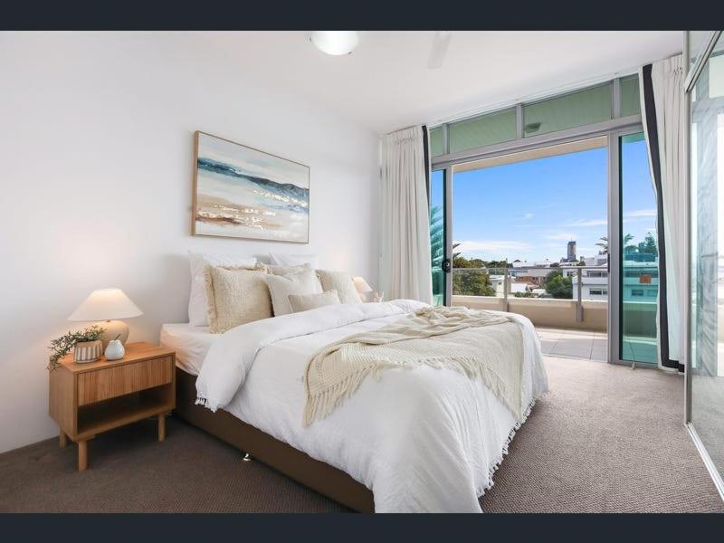 Mermaid Beach Luxury Penthouse