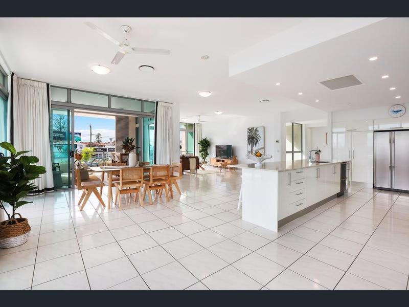 Mermaid Beach Luxury Penthouse