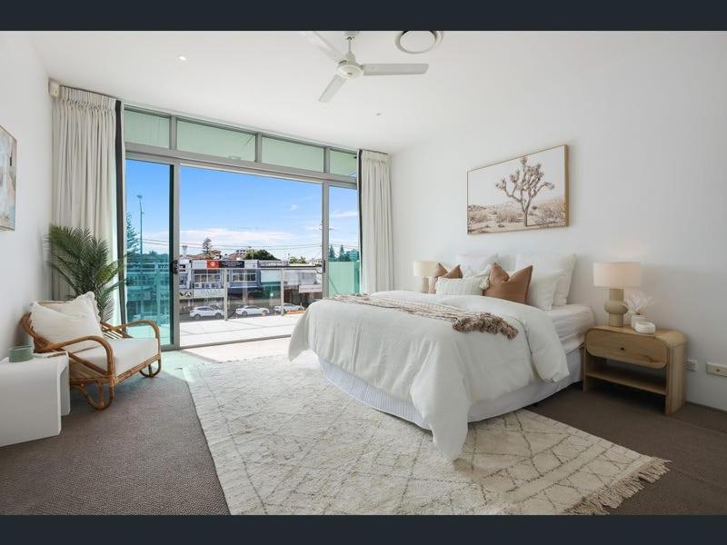 Mermaid Beach Luxury Penthouse