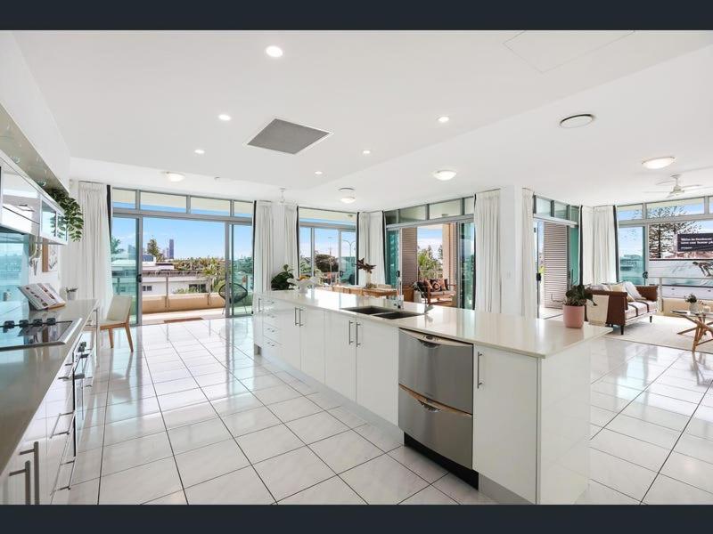 Mermaid Beach Luxury Penthouse