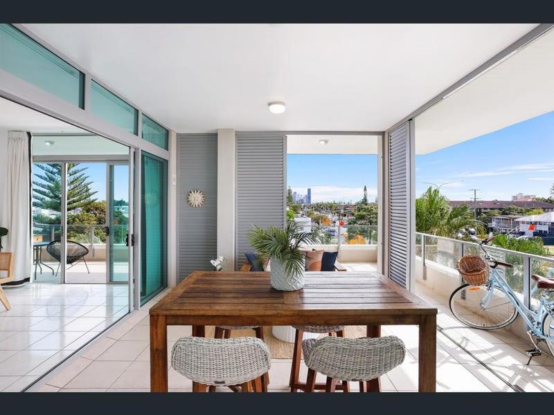 Mermaid Beach Luxury Penthouse