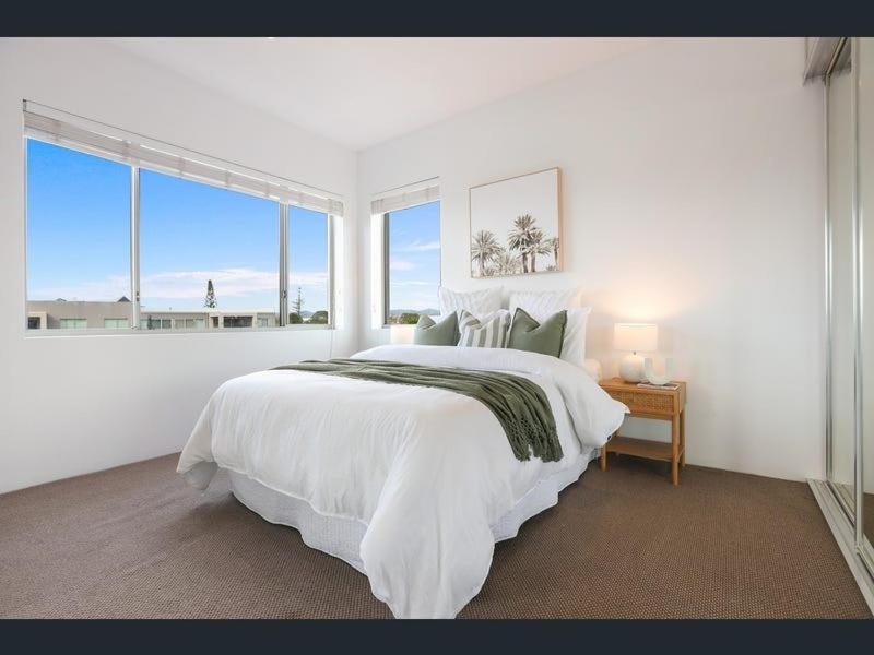 Mermaid Beach Luxury Penthouse