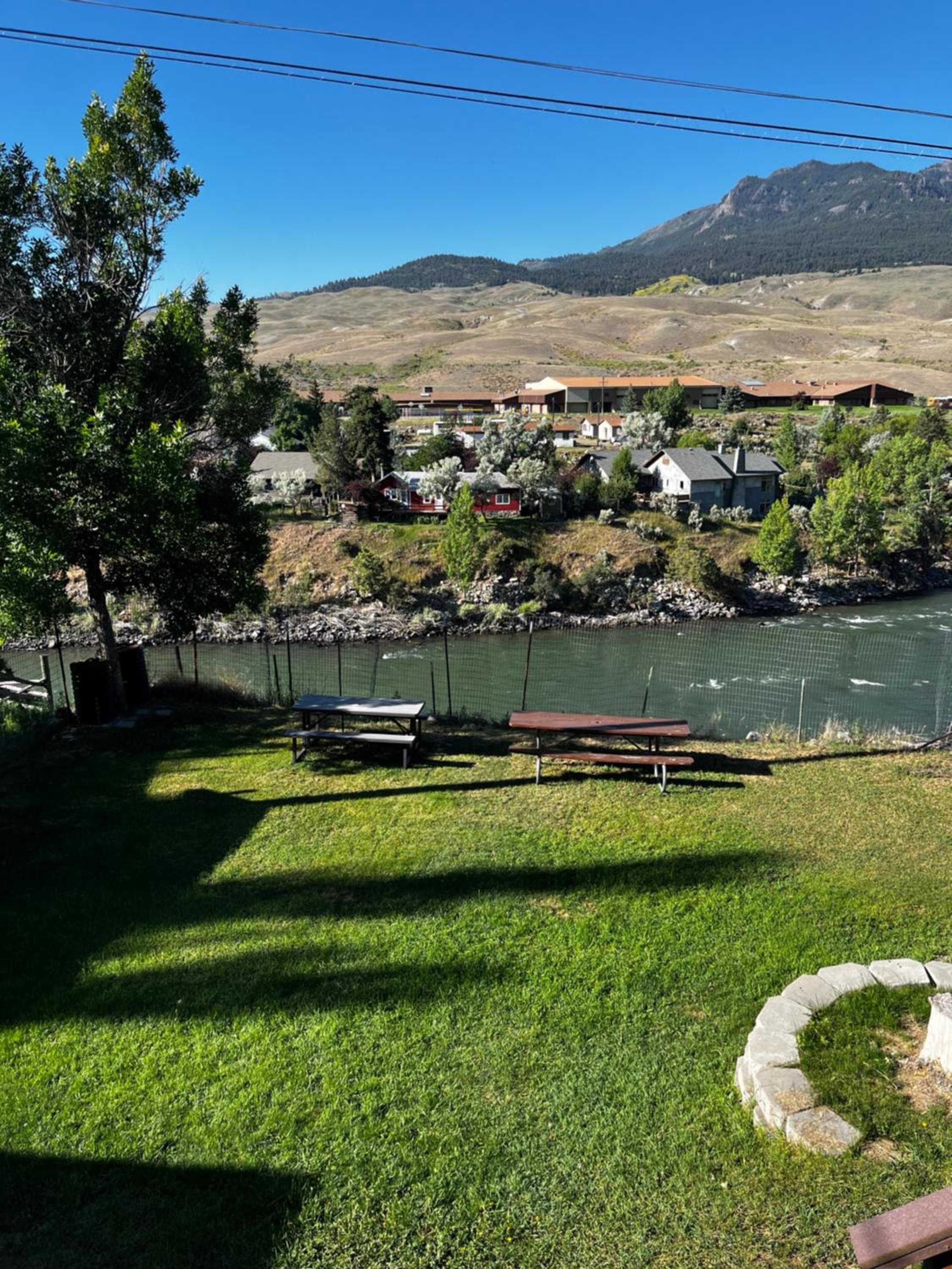 ParkWay Yellowstone Riverside Studio #6