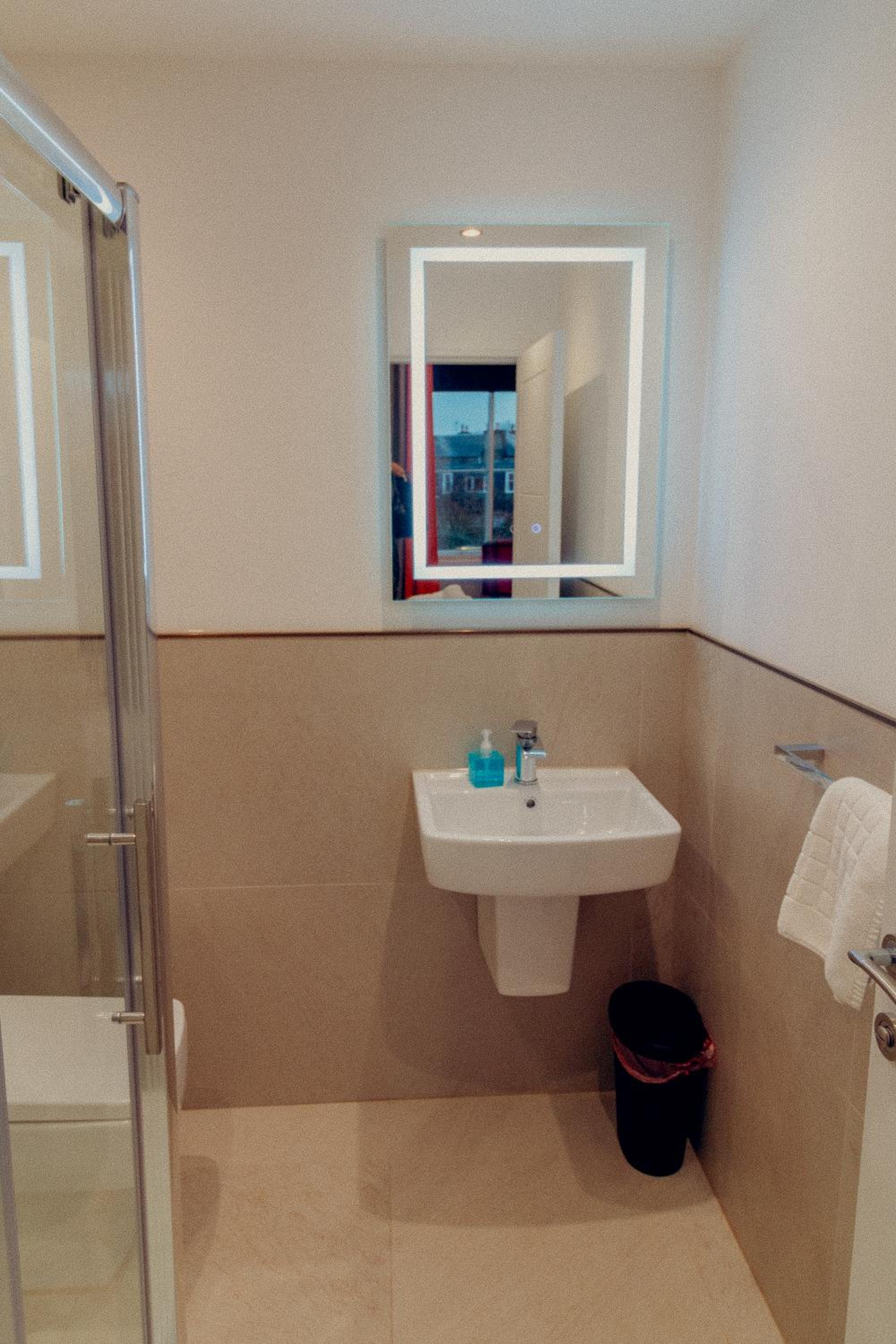 Mayfield Suites