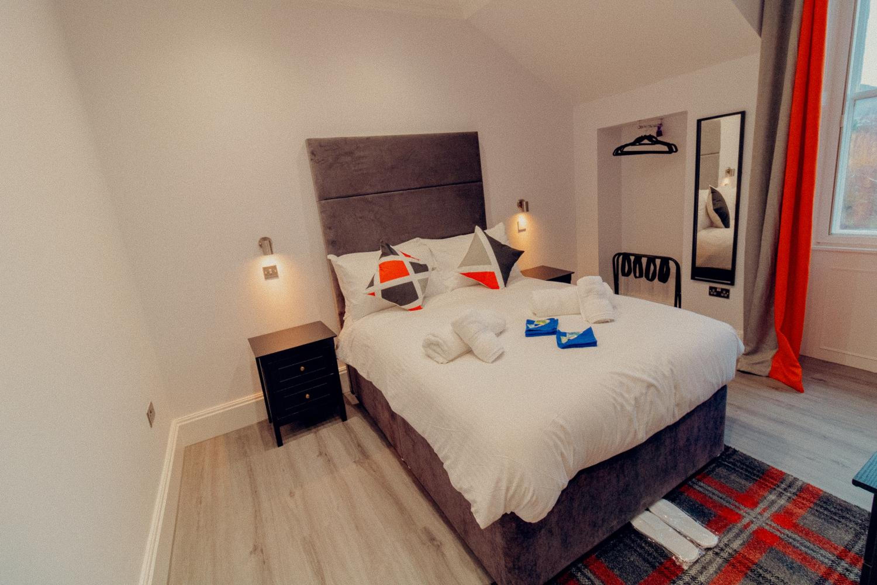 Mayfield Suites