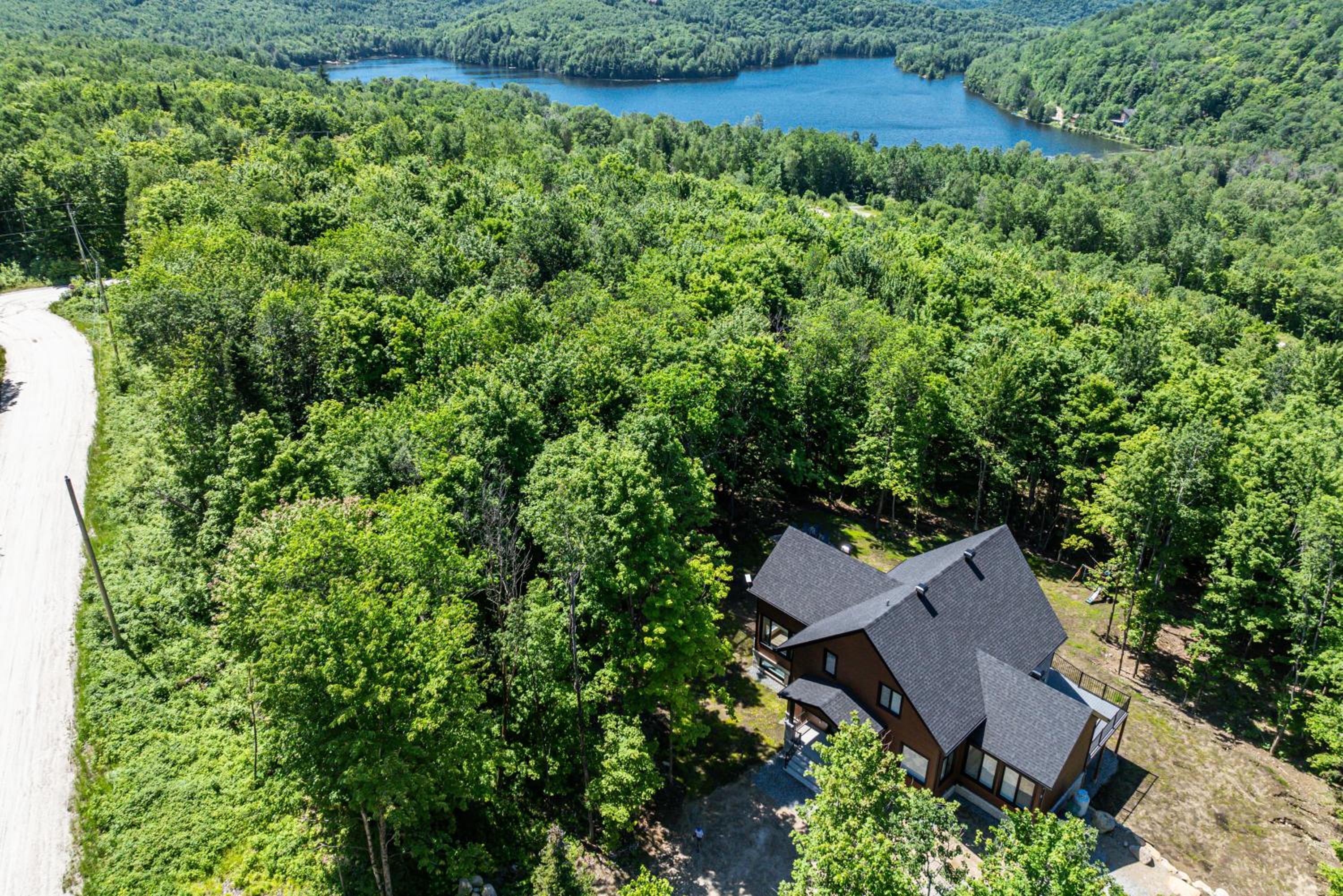 Lilia Chalet Urbain de Luxe près du Mont-Tremblant