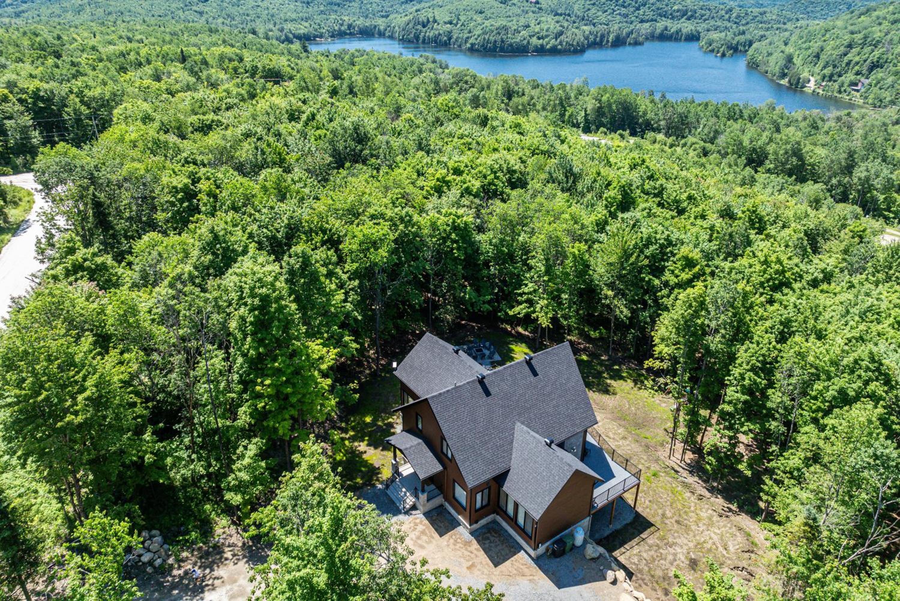 Lilia Chalet Urbain de Luxe près du Mont-Tremblant