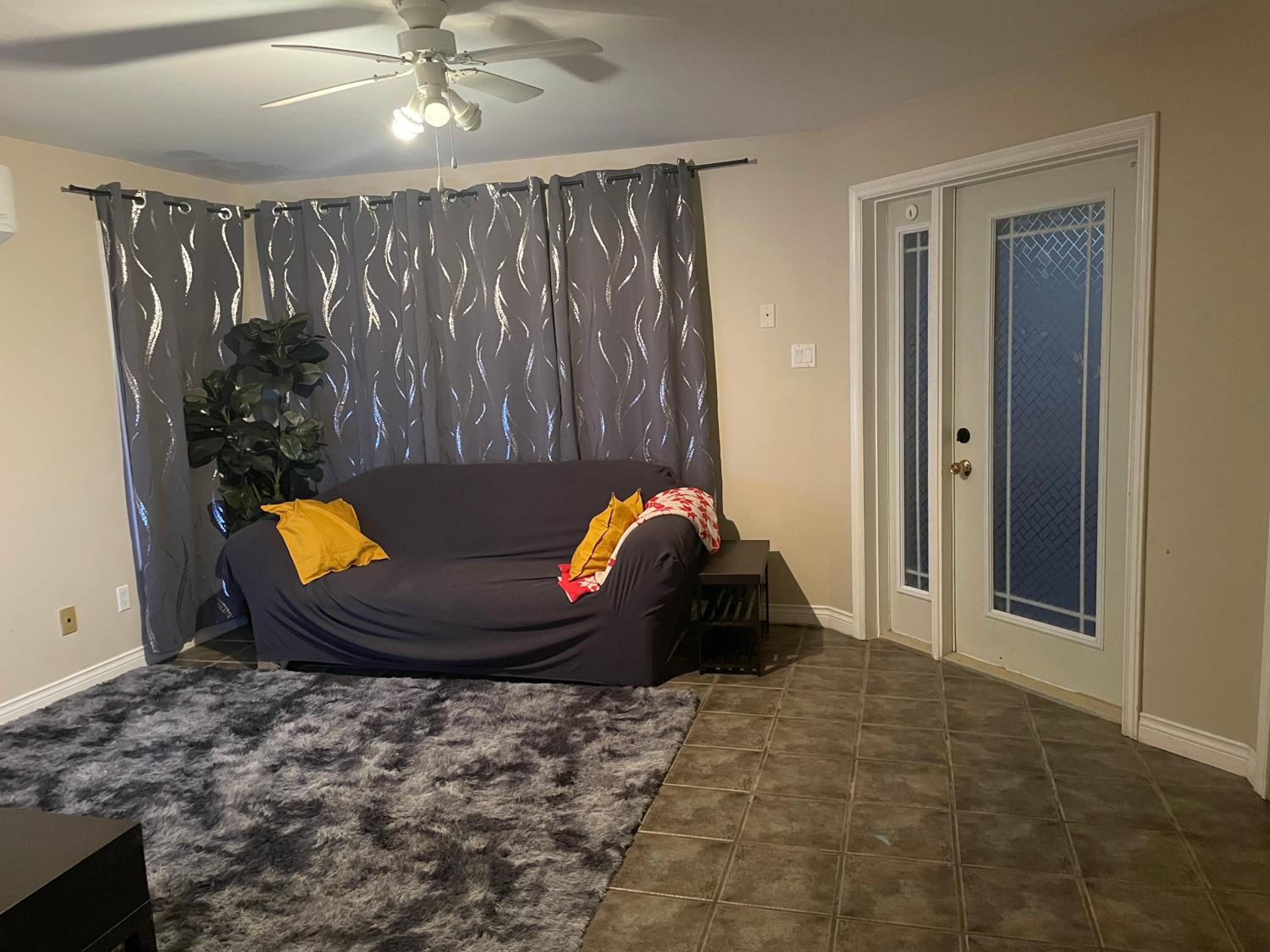 Executive one bedroom apartment including pull out sofa bed