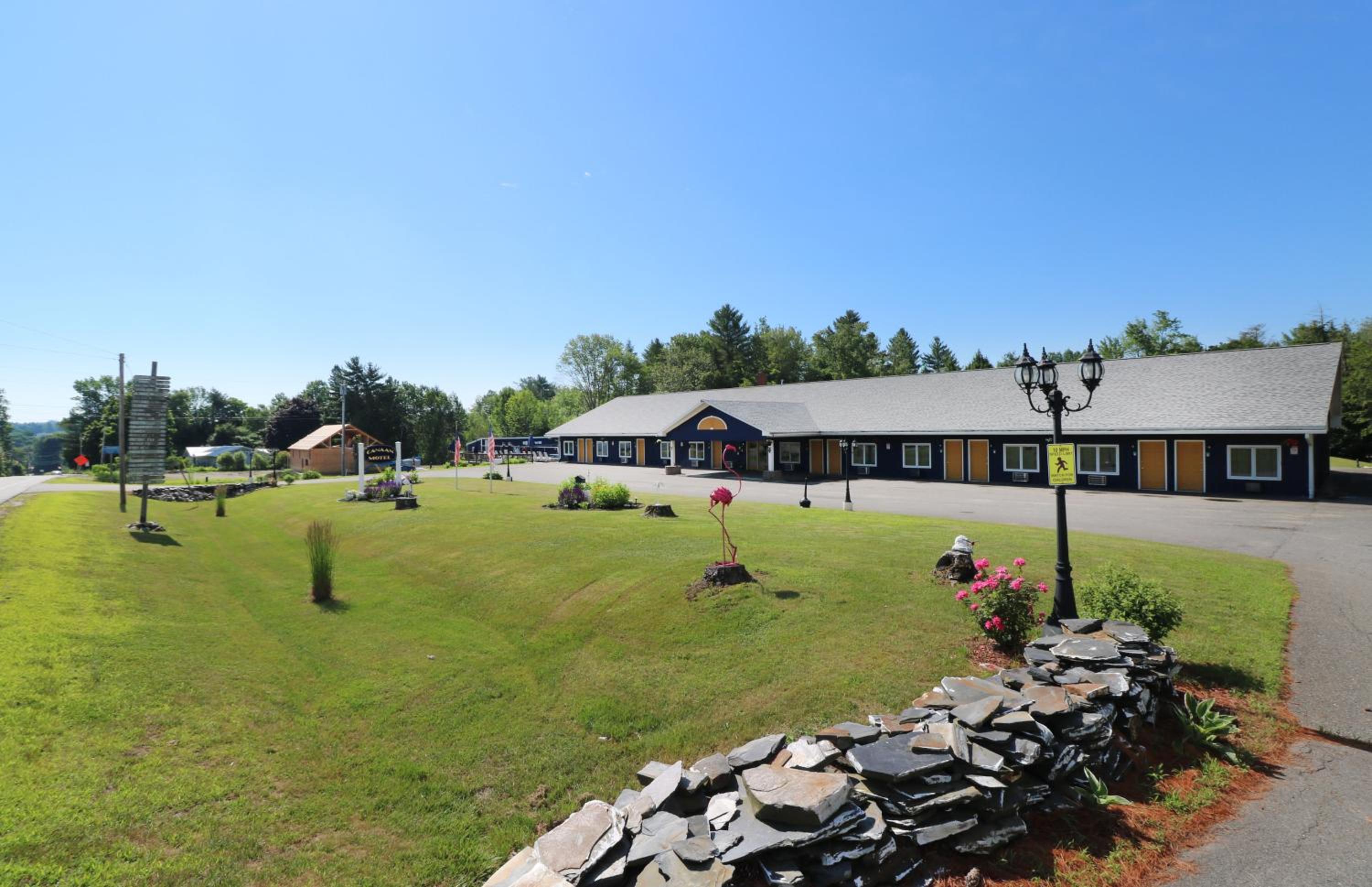 Canaan Motel view 4