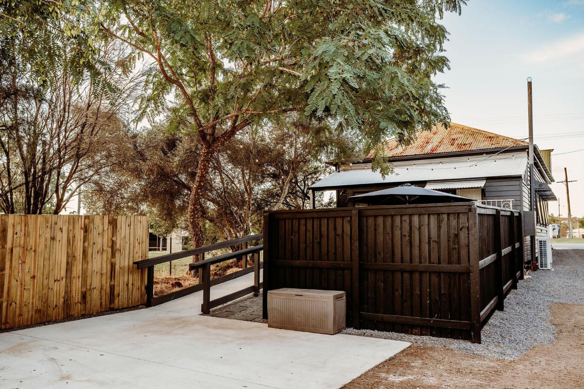 The Wimberley - Stay in the heart of town Goomeri!