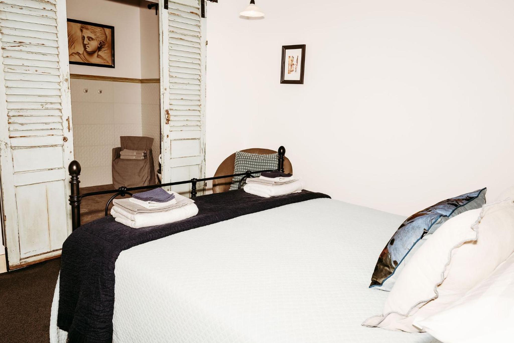 The Wimberley - Stay in the heart of town Goomeri!