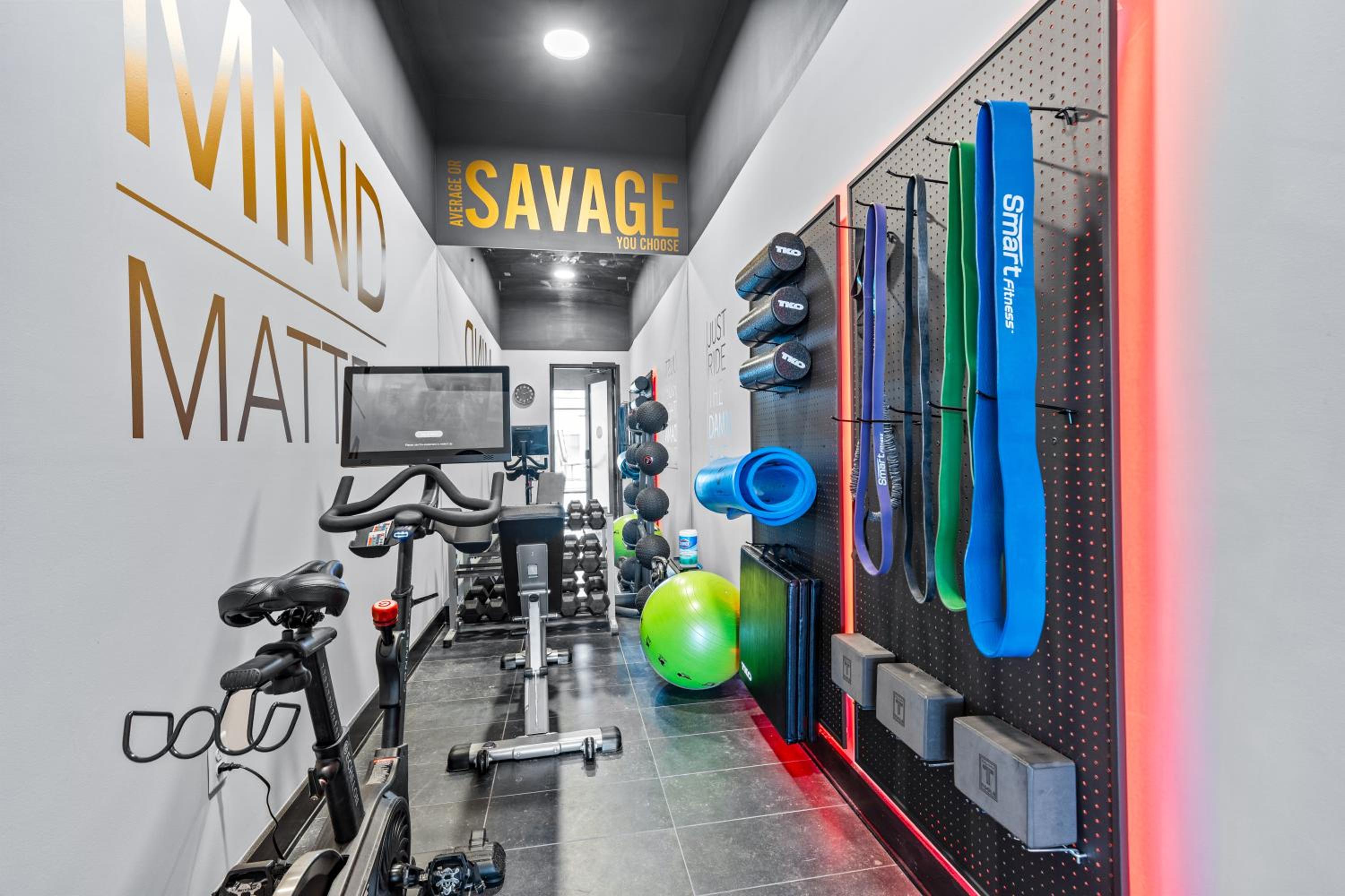 Legacy Nashville-Skyline Views-1 Mile to Broadway-Free Private Parking