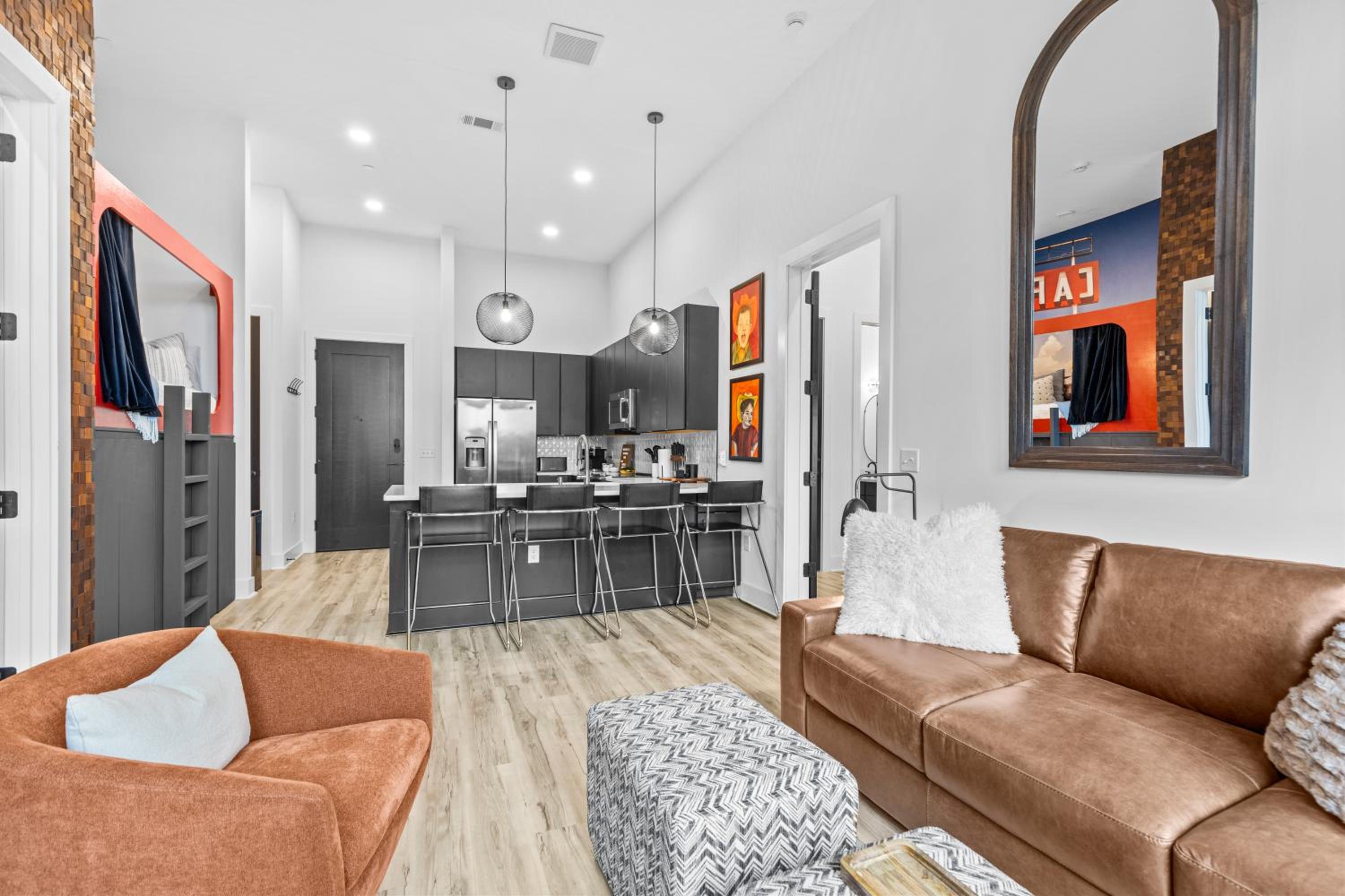 Legacy Nashville-Skyline Views-1 Mile to Broadway-Free Private Parking