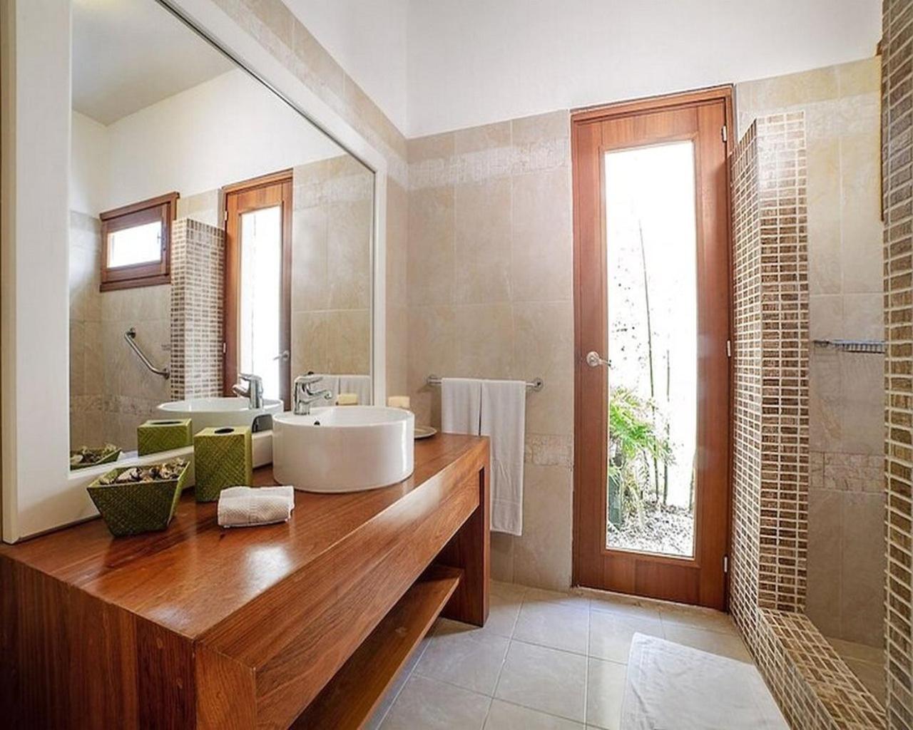 Luxury Villa with Maid