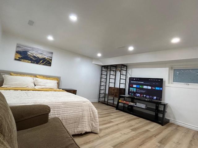 Toronto Cozy Home Retreat