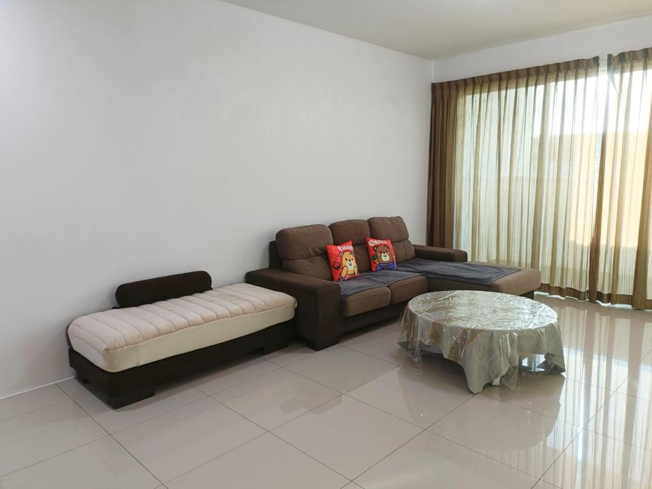 Homelite Eco Park Condominium