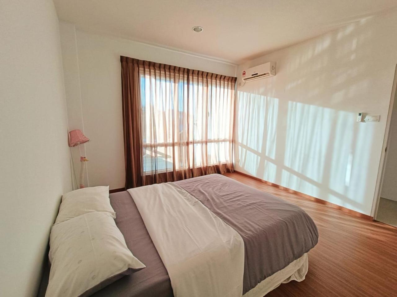 Homelite Eco Park Condominium