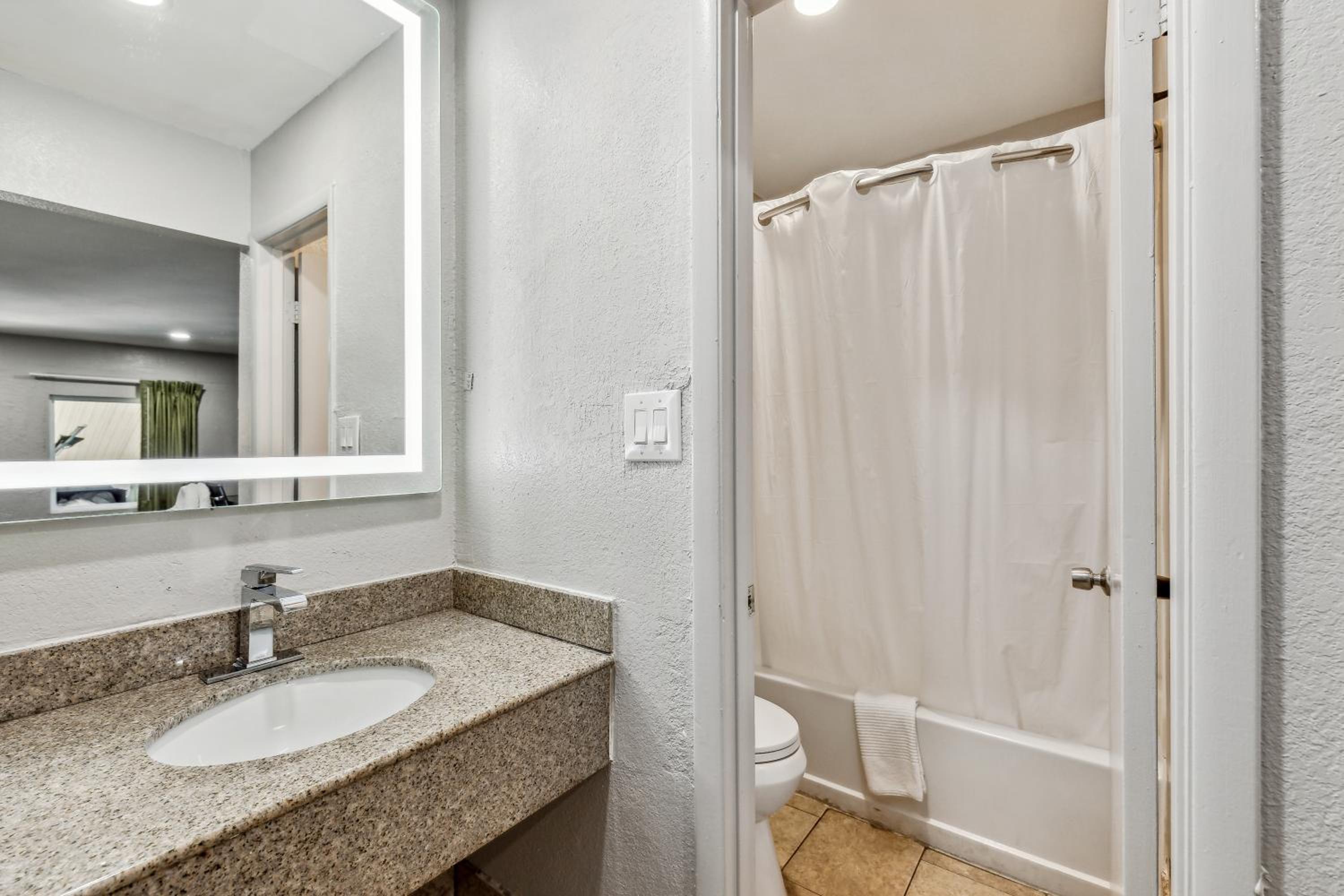 Knights Inn Antioch - Property Image 17