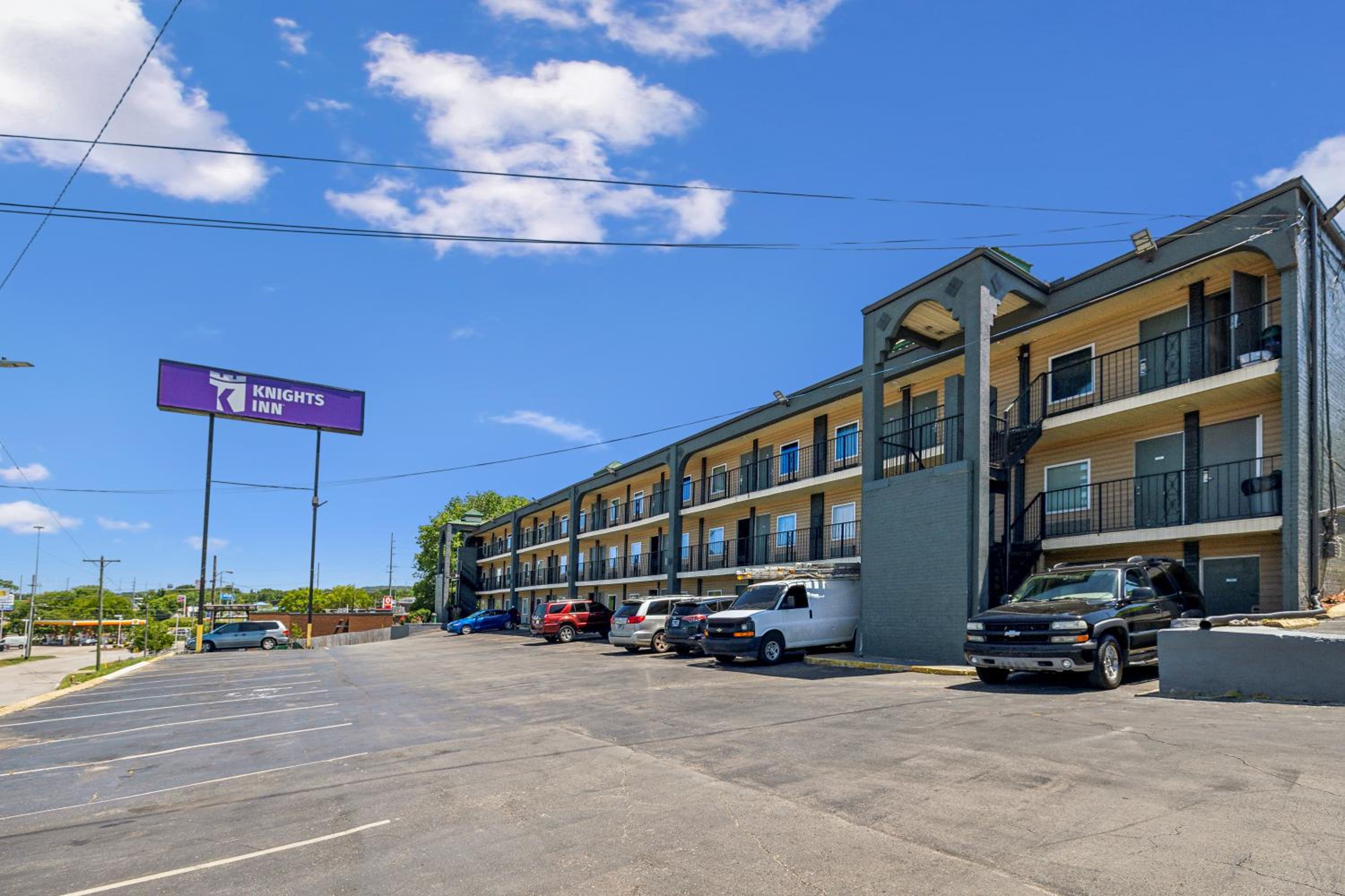 Knights Inn Antioch - Property Image 5