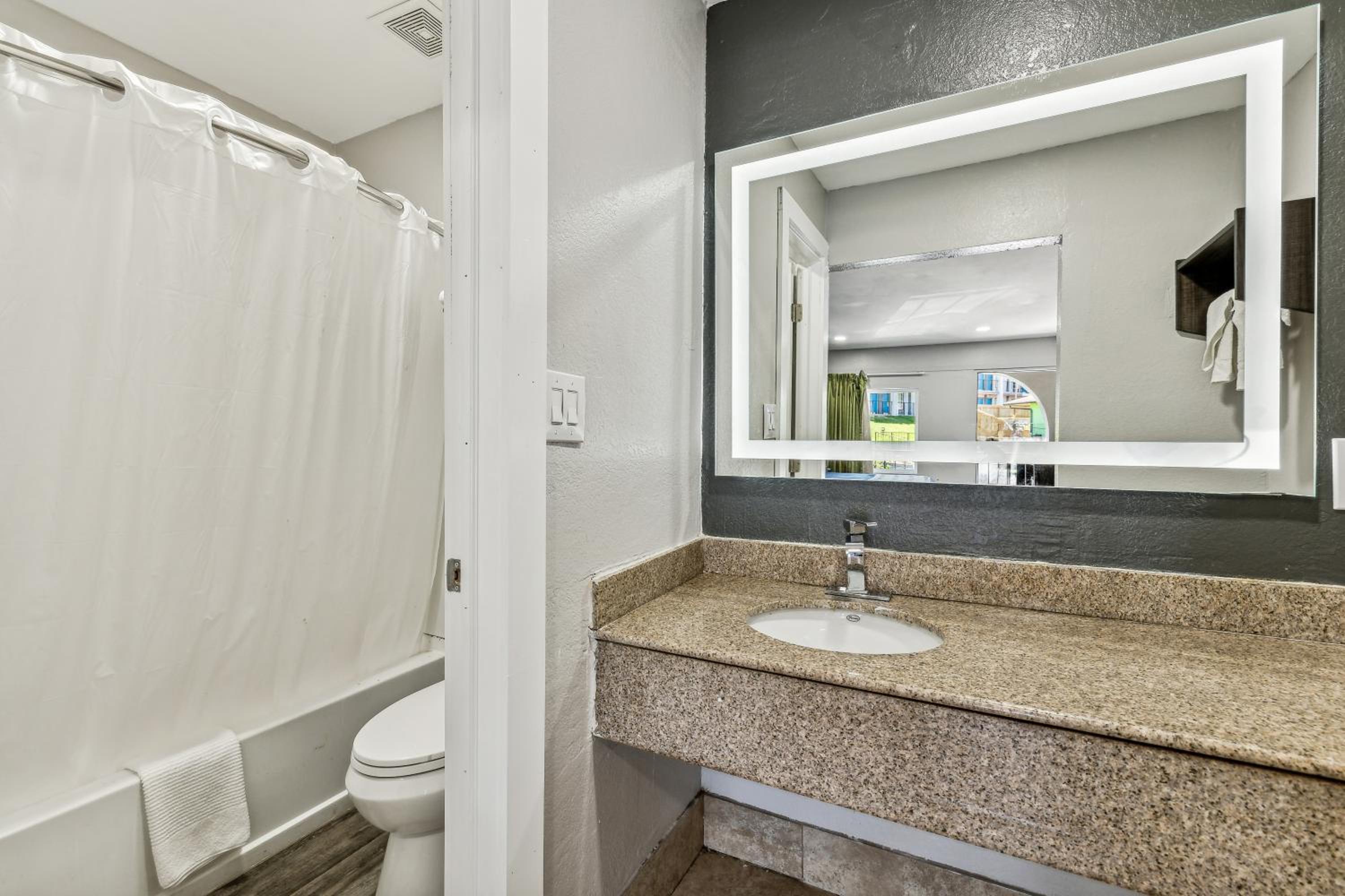 Knights Inn Antioch - Property Image 20
