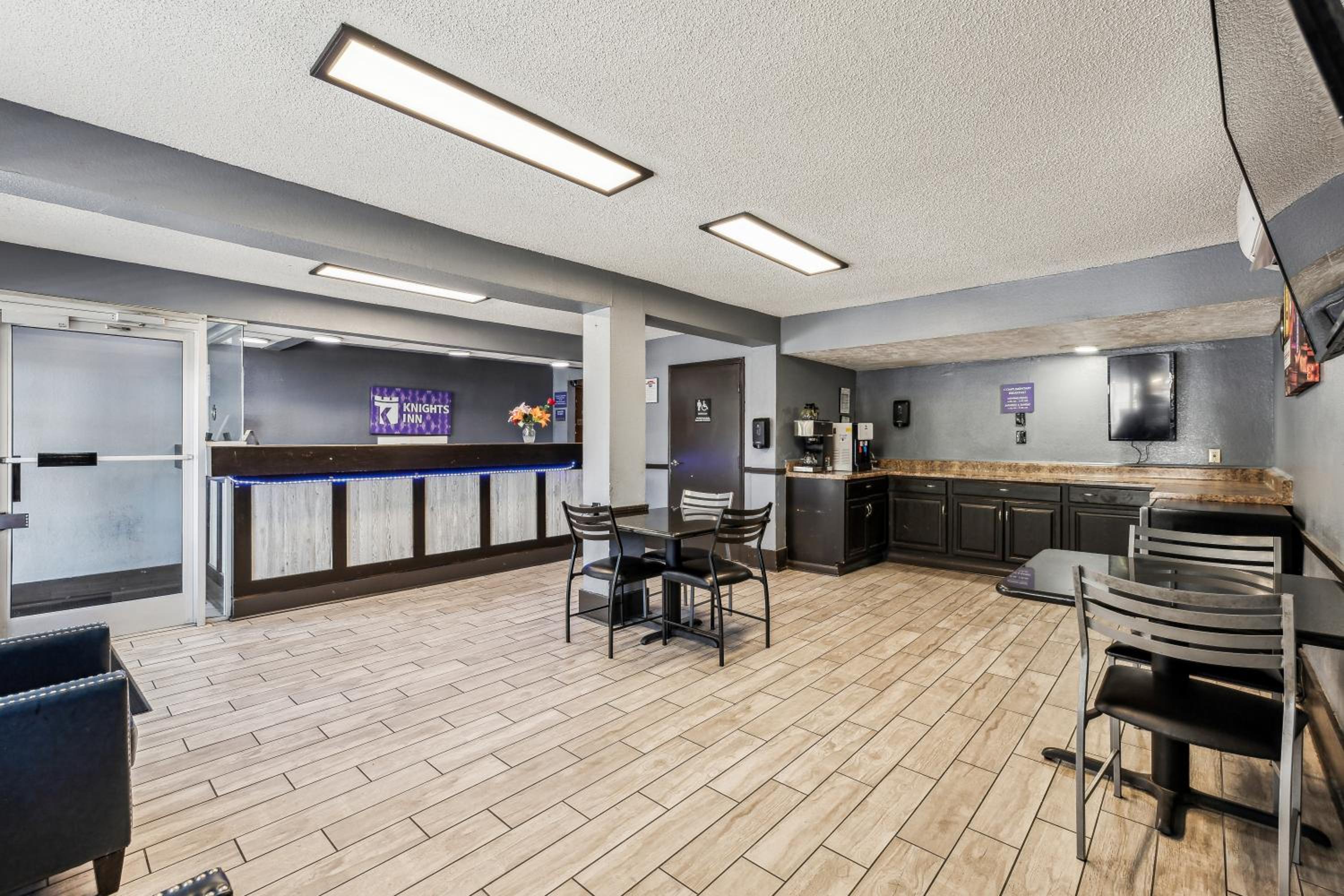 Knights Inn Antioch - Property Image 7
