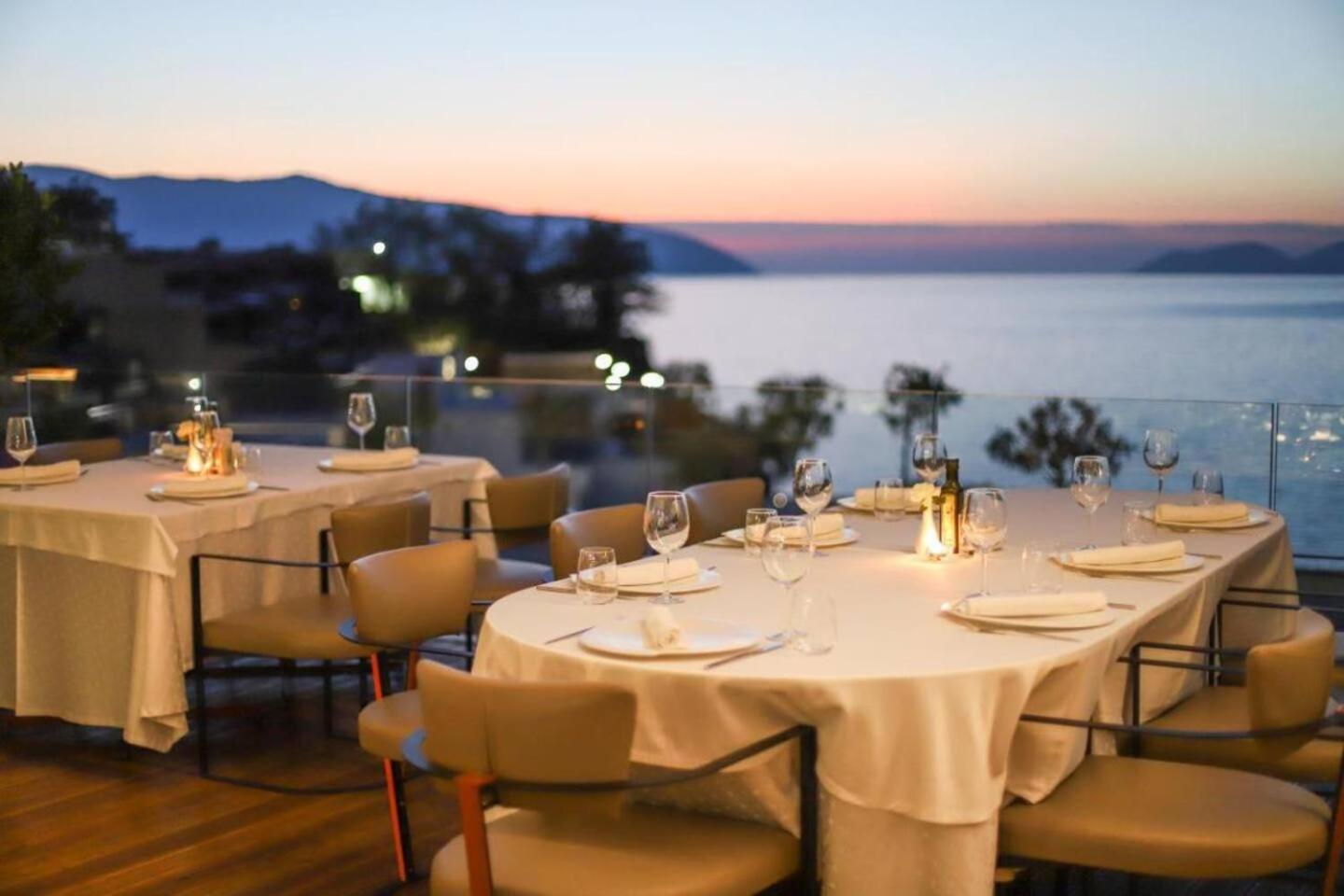 Luxury Apartment Marina Bay Resort Vlore photo 5