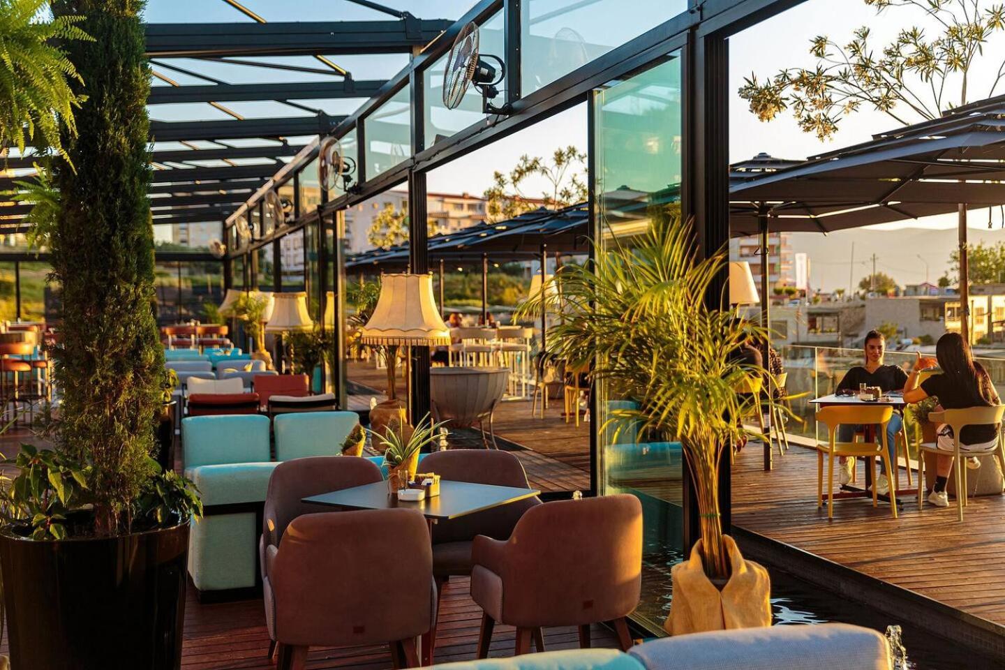 Luxury Apartment Marina Bay Resort Vlore