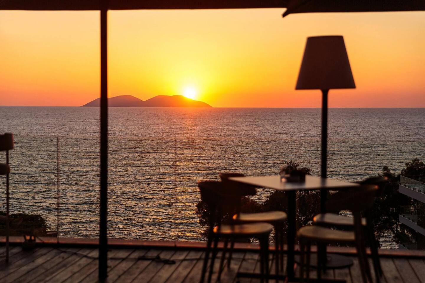 Luxury Apartment Marina Bay Resort Vlore