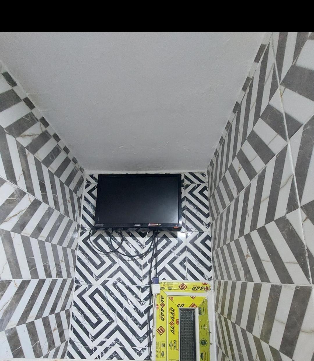 Tiny cabin room studio for male only ladder bed AC private WC