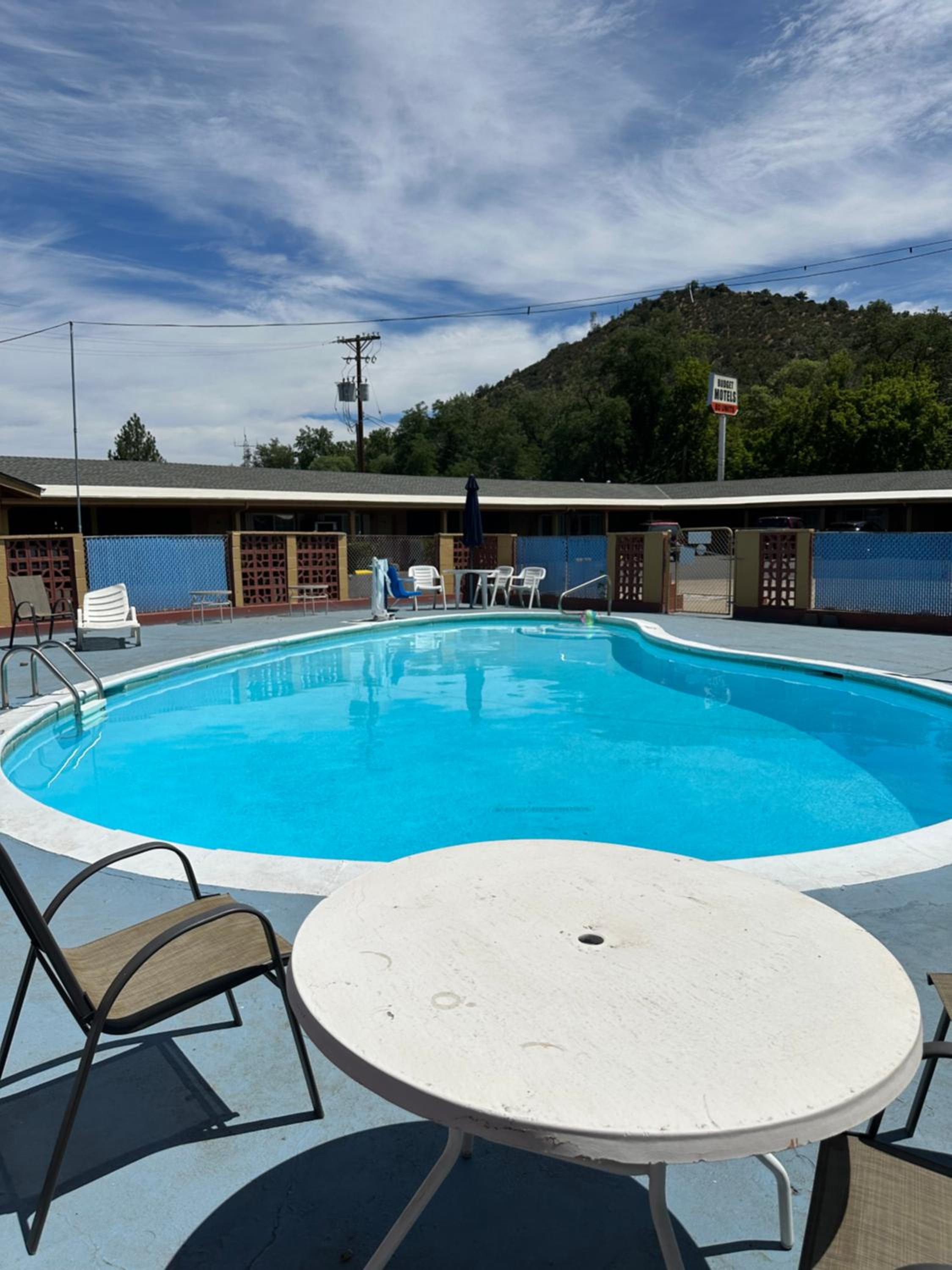Yreka Vacations - Relax Inn Yreka - Property Image 3