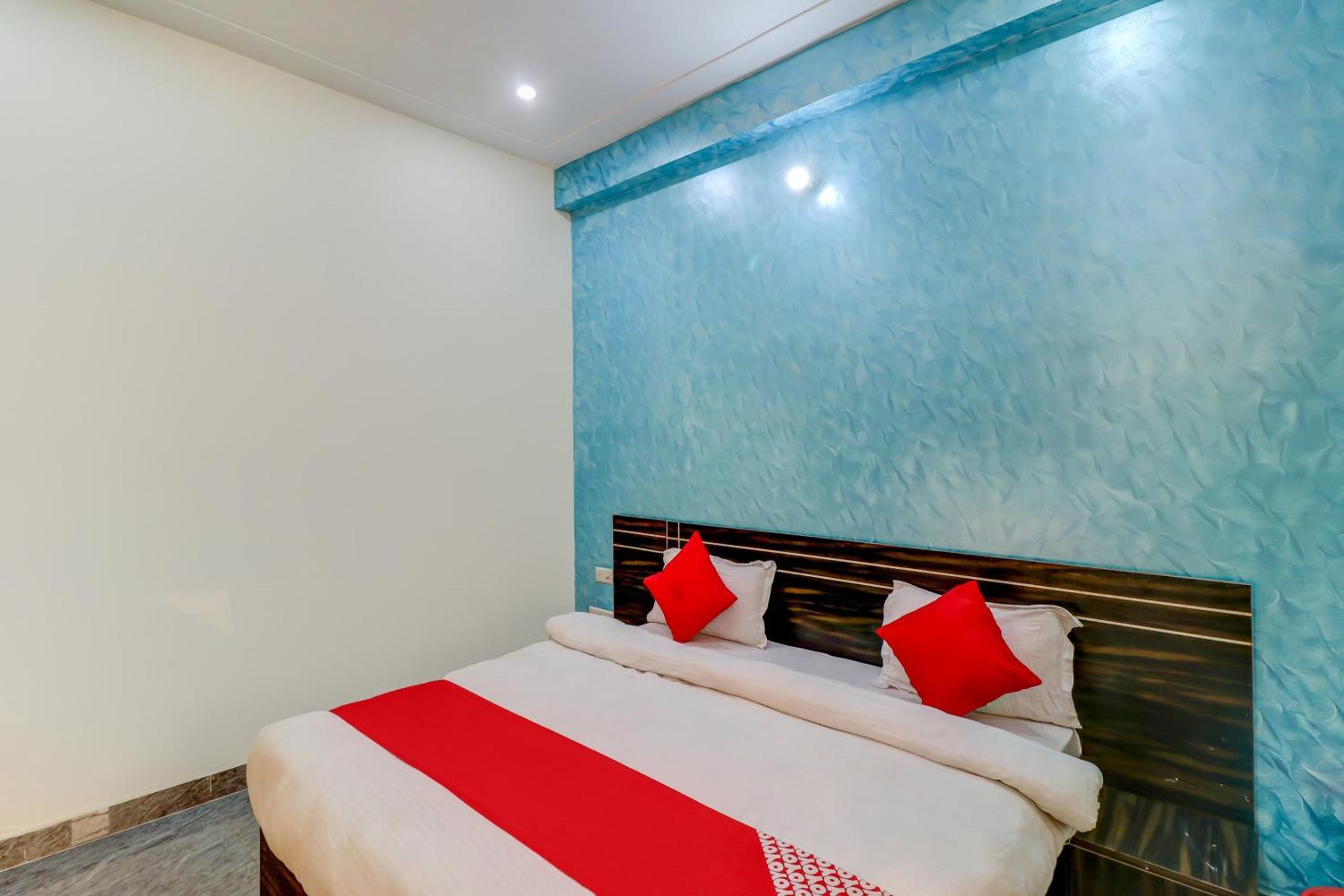 Hotel O 73231 Hotel Shivam view 4
