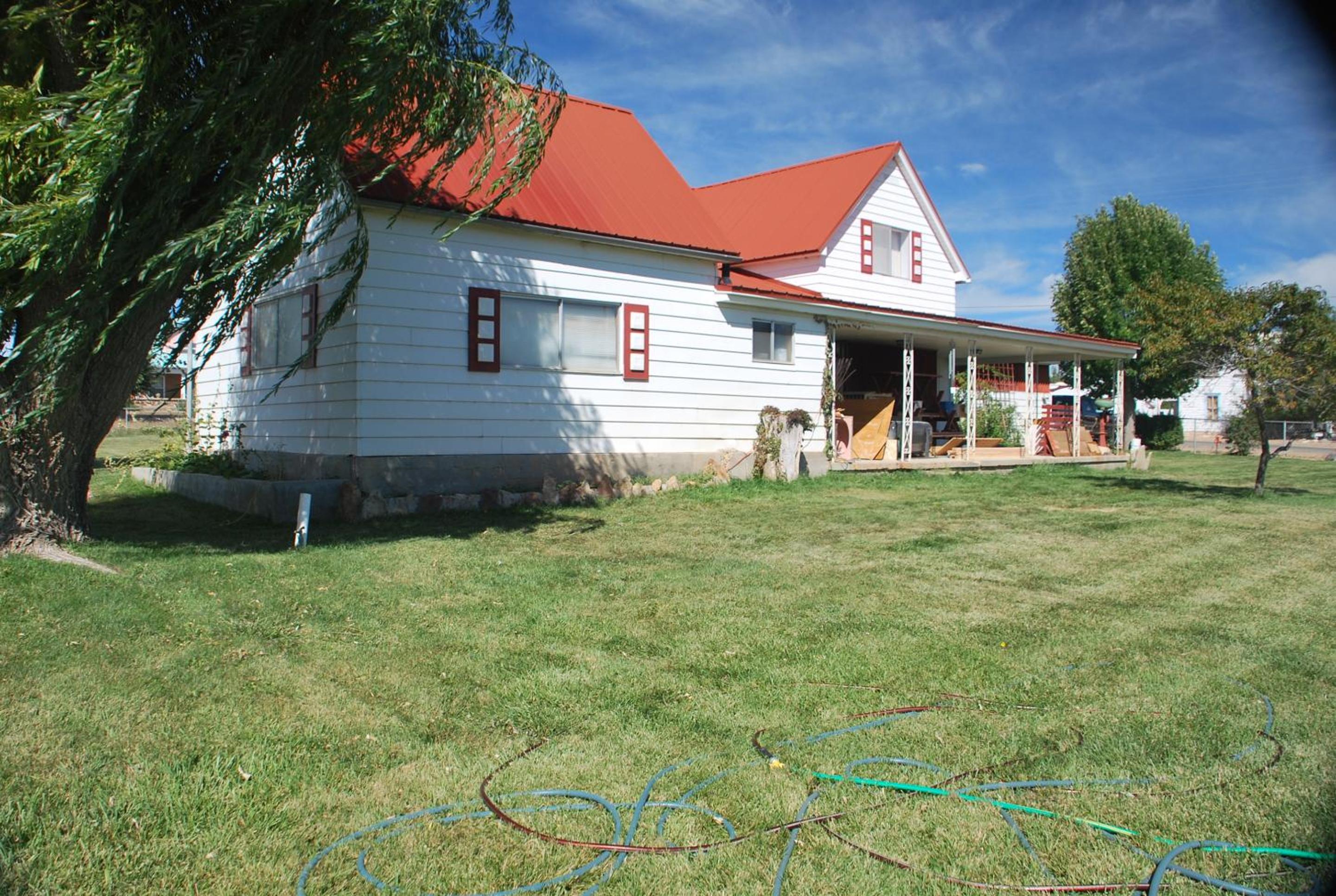 Dora's Country Cottage view 2