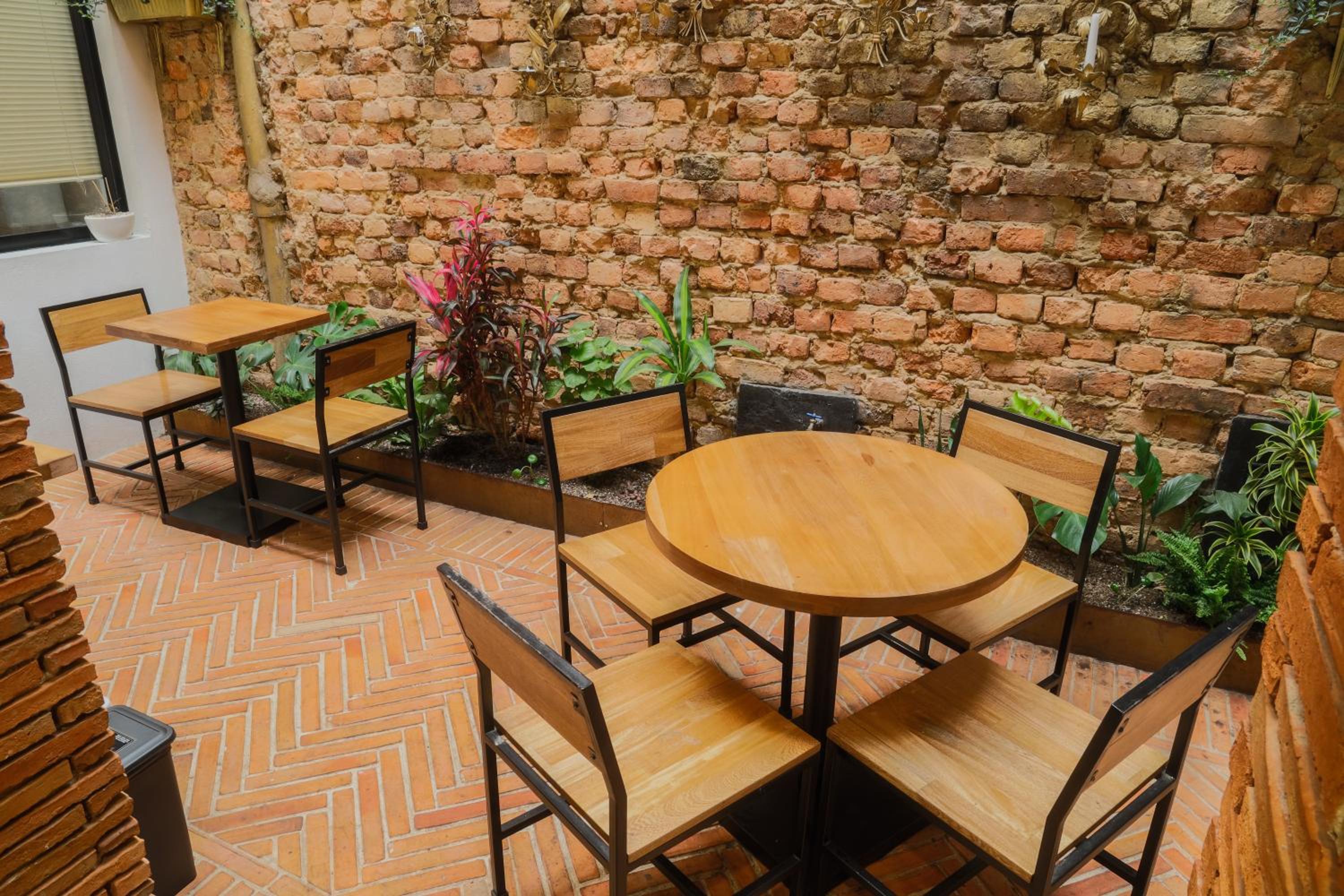 Las Aguas Inn