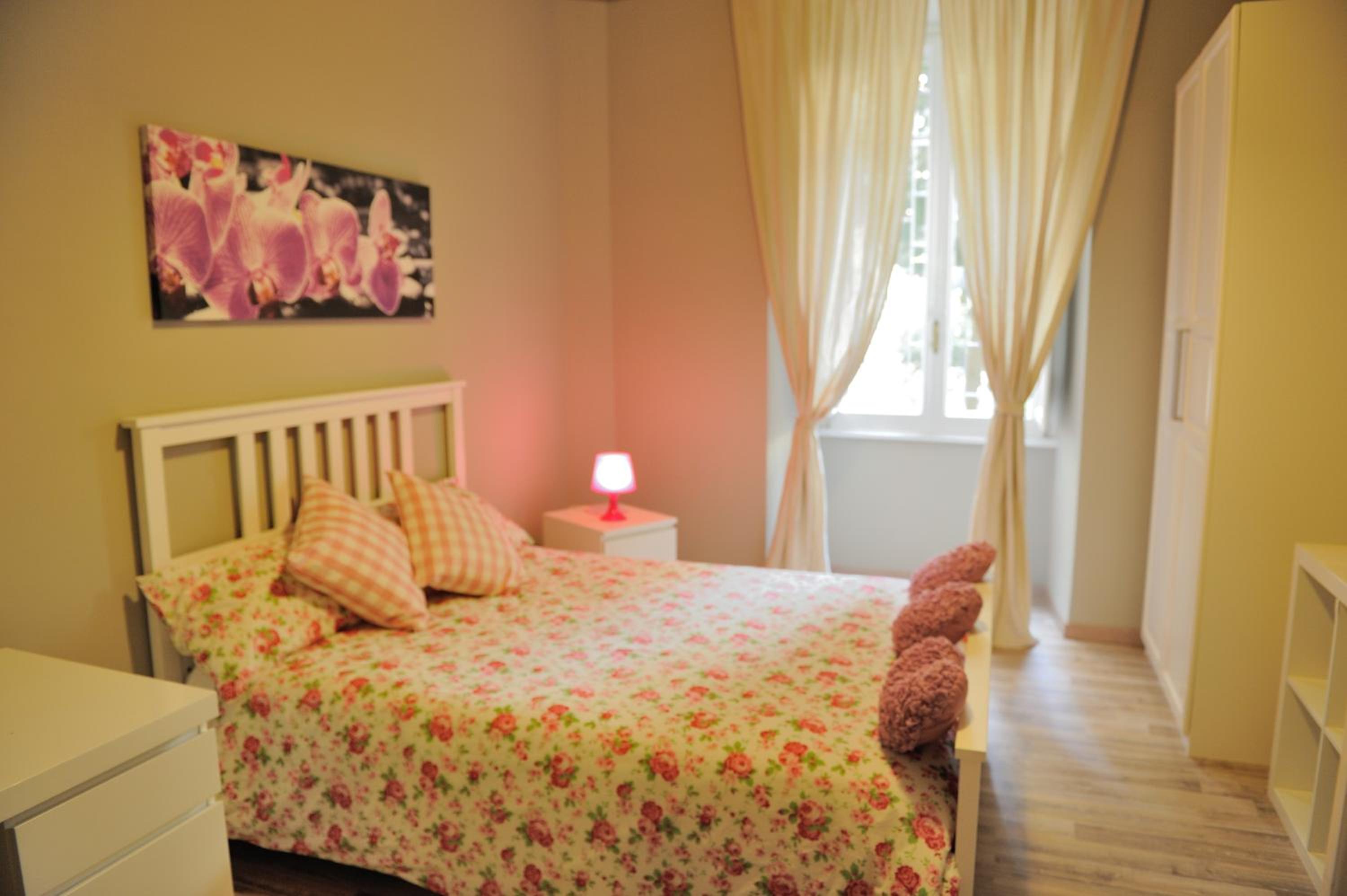 Alexia Home
